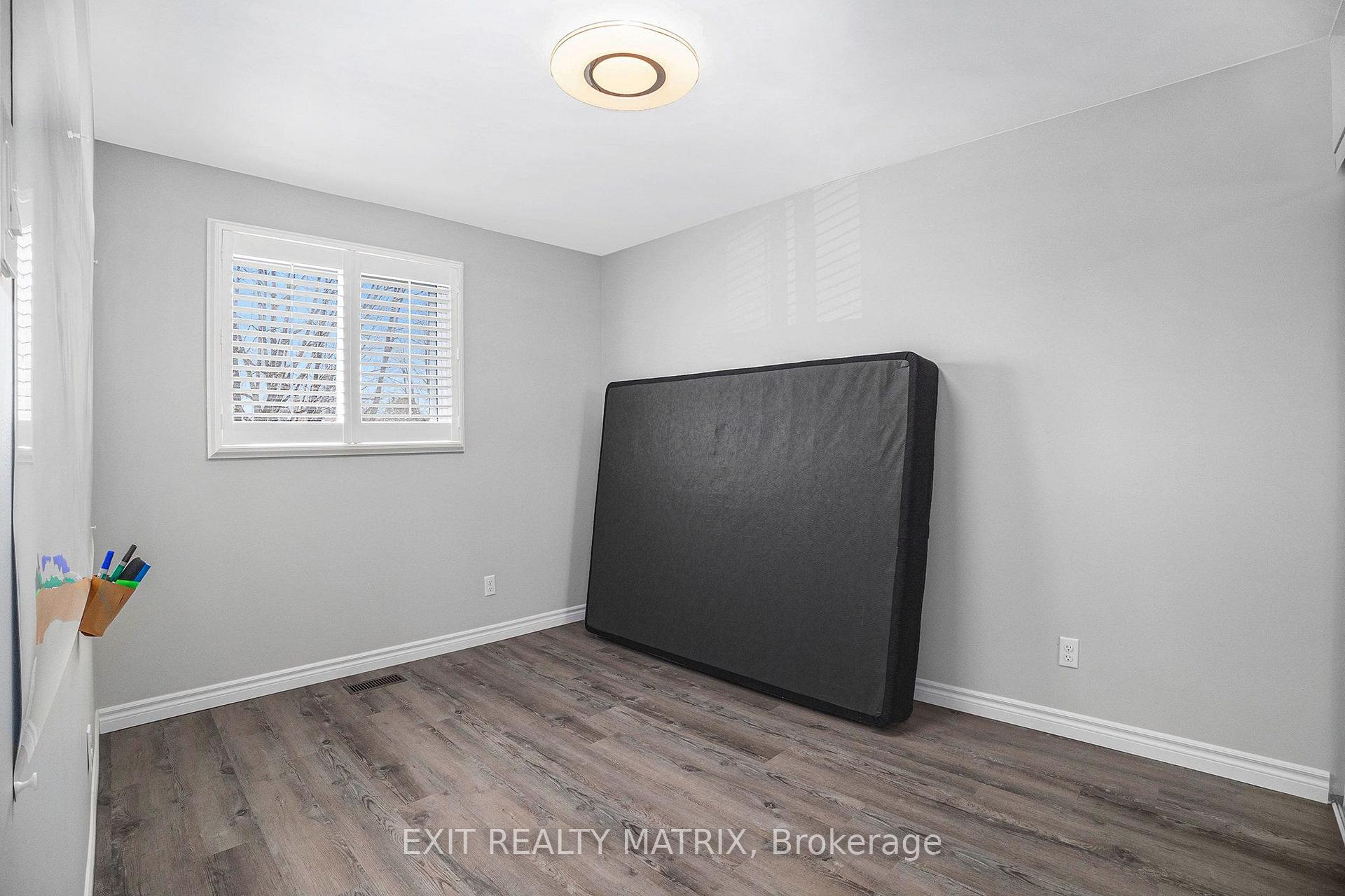 Photo 22 of 697 Levac Drive, Ottawa, Fallingbrook/Pineridge — HOMEH