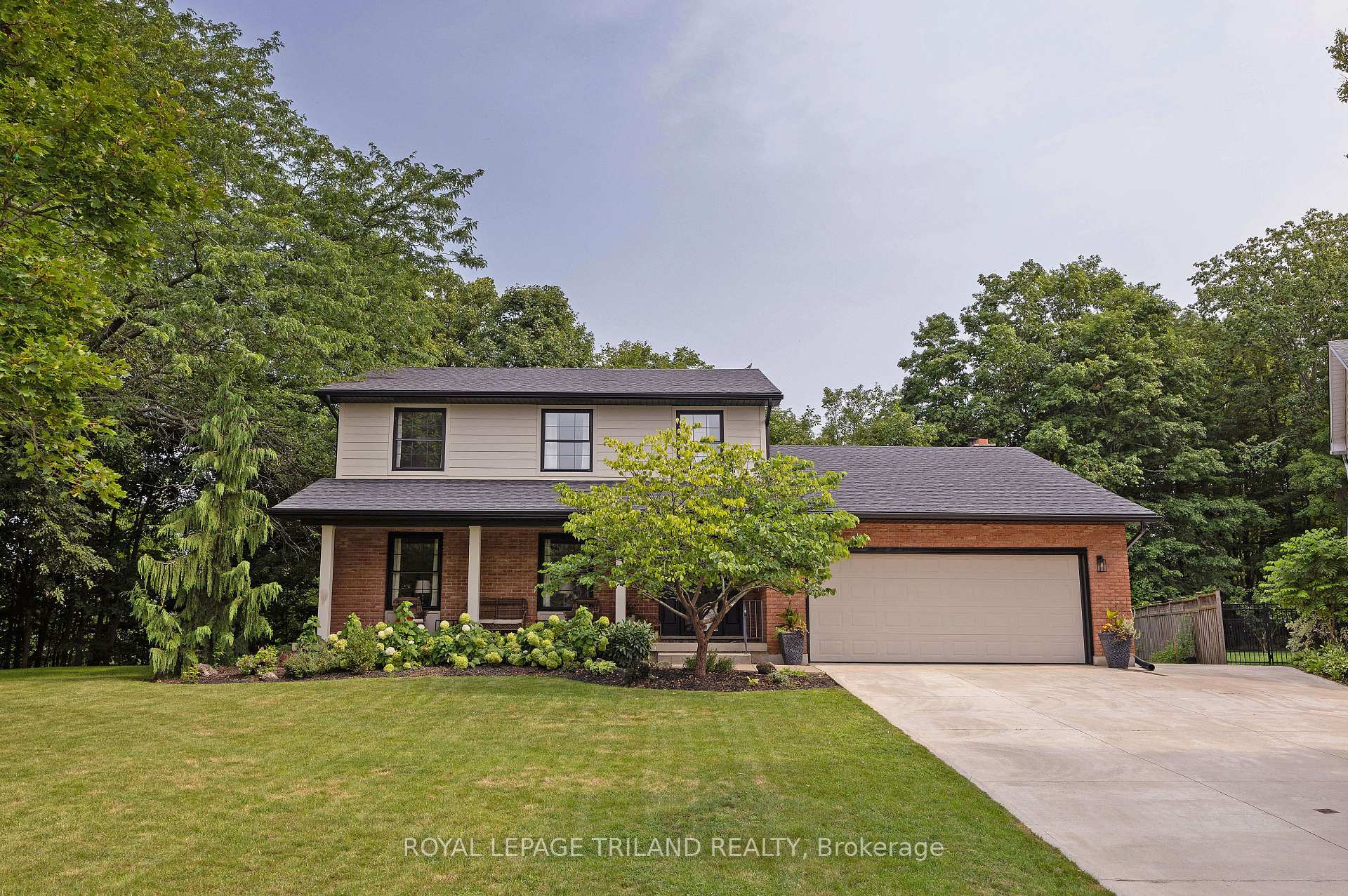 Front of 20 Woodhaven Court