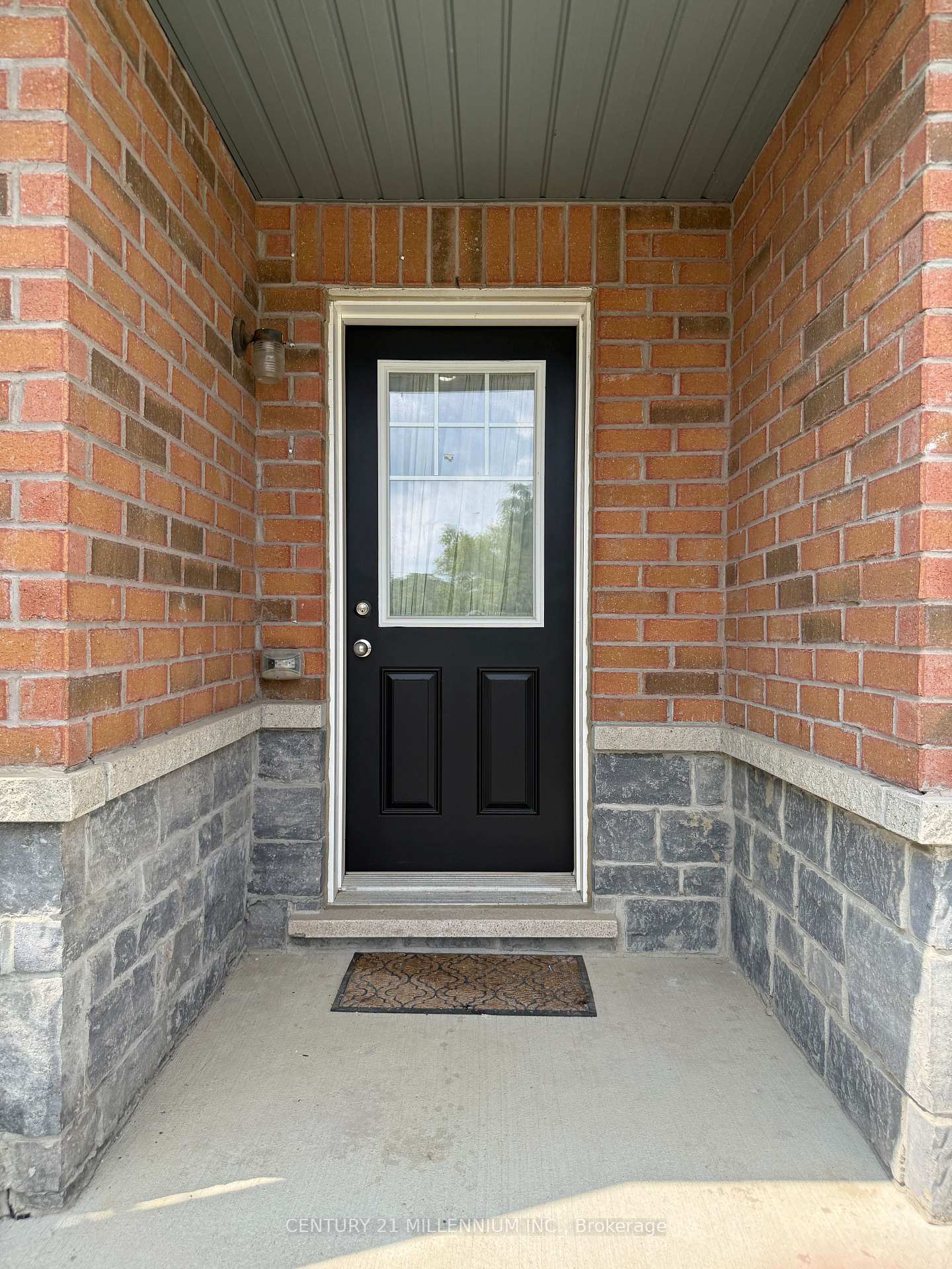 Photo 3 of 62 Magdalene Crescent, Brampton, Heart Lake East — HOMEH