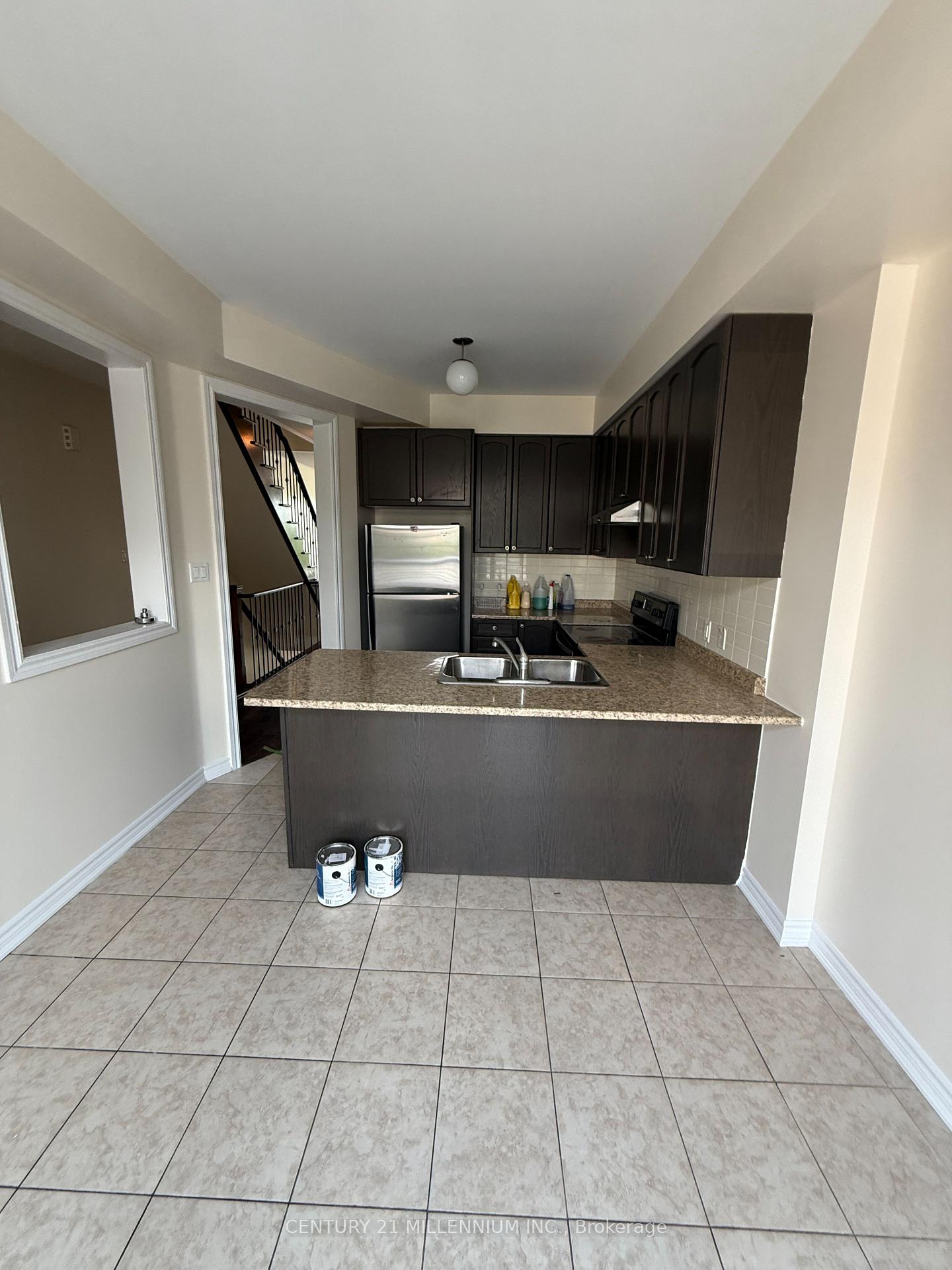 Photo 5 of 62 Magdalene Crescent, Brampton, Heart Lake East — HOMEH