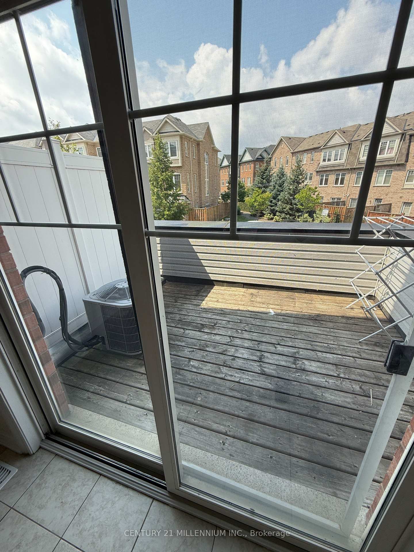 Photo 7 of 62 Magdalene Crescent, Brampton, Heart Lake East — HOMEH