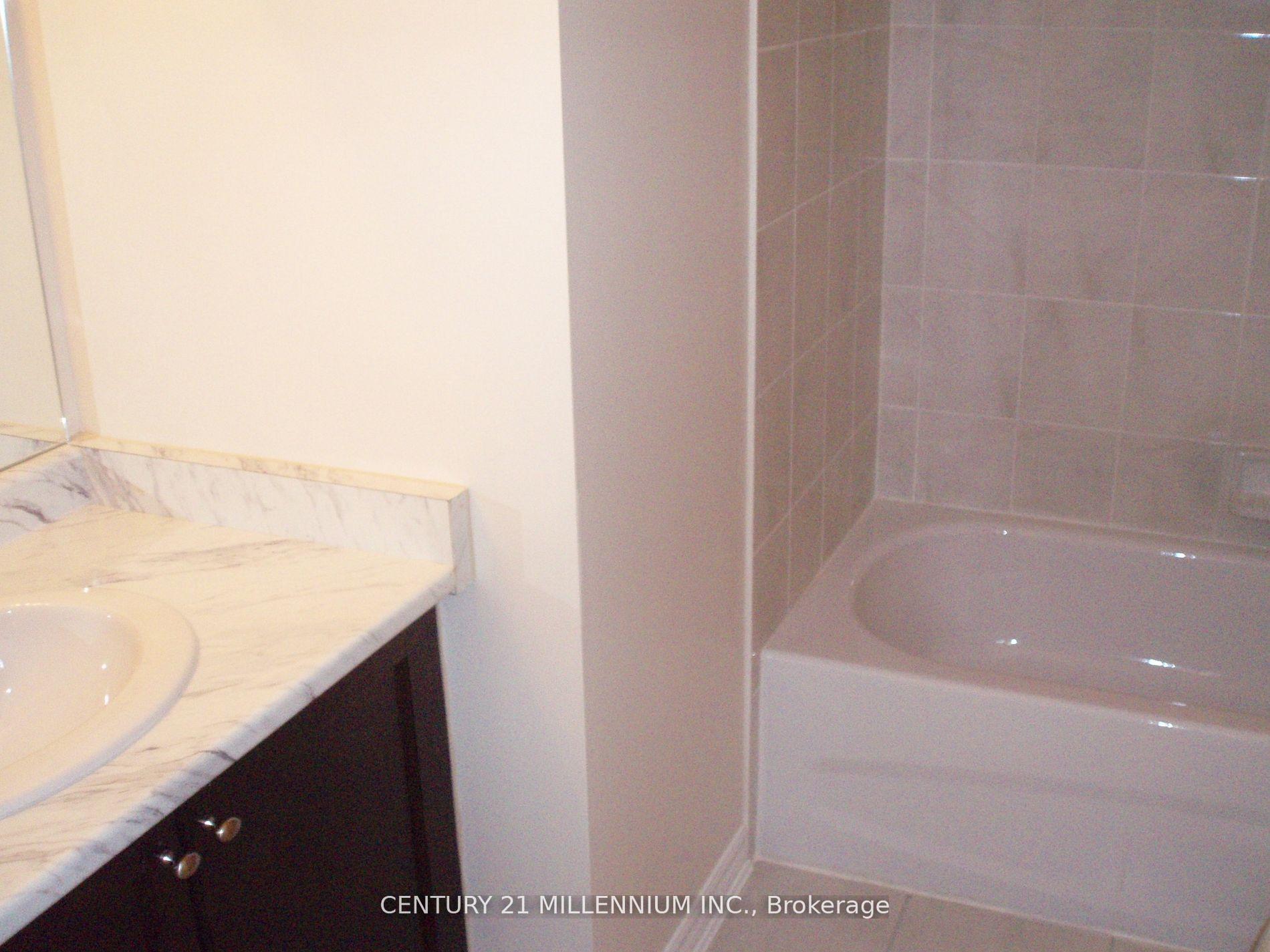 Photo 11 of 62 Magdalene Crescent, Brampton, Heart Lake East — HOMEH