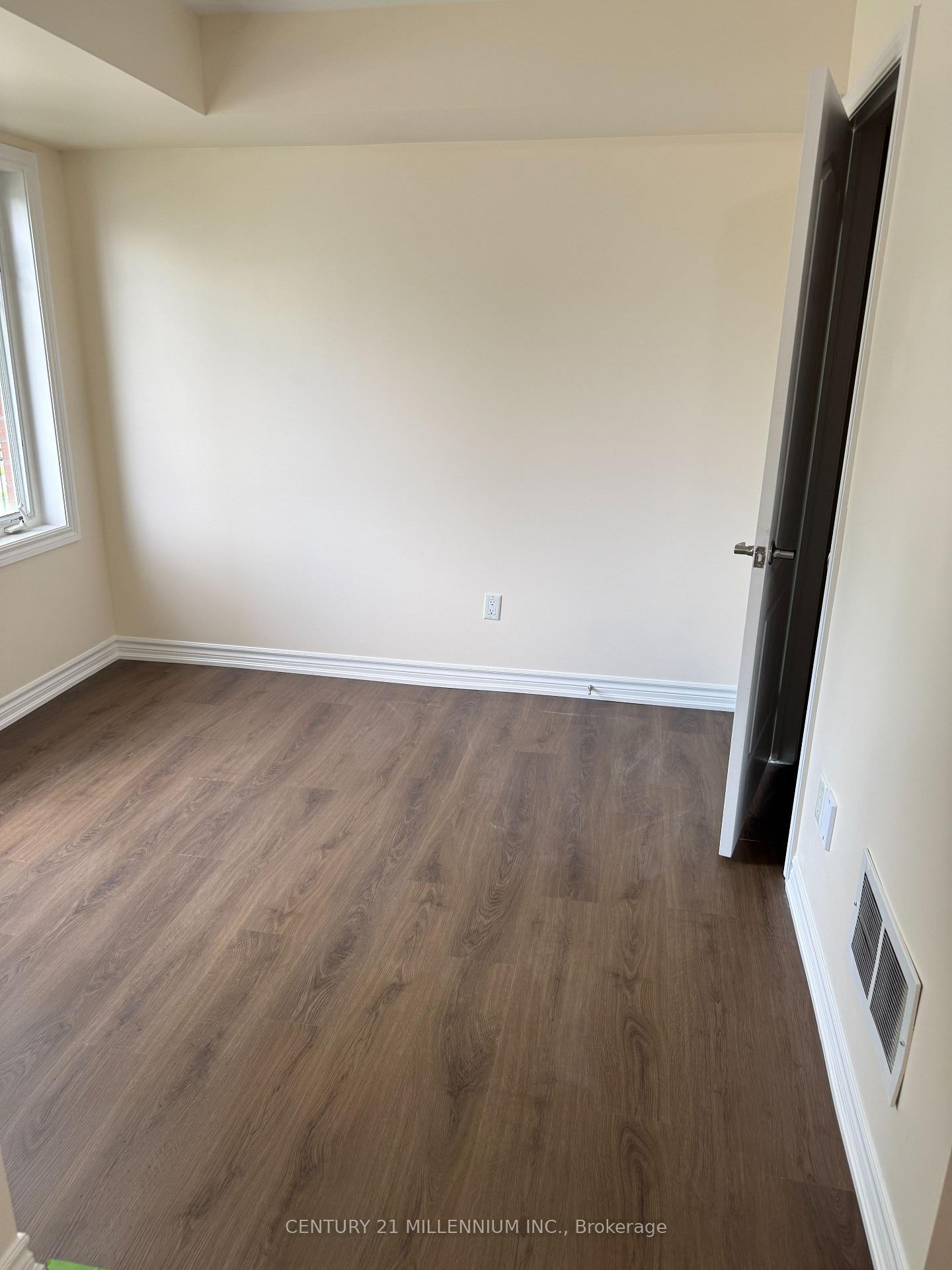 Photo 19 of 62 Magdalene Crescent, Brampton, Heart Lake East — HOMEH
