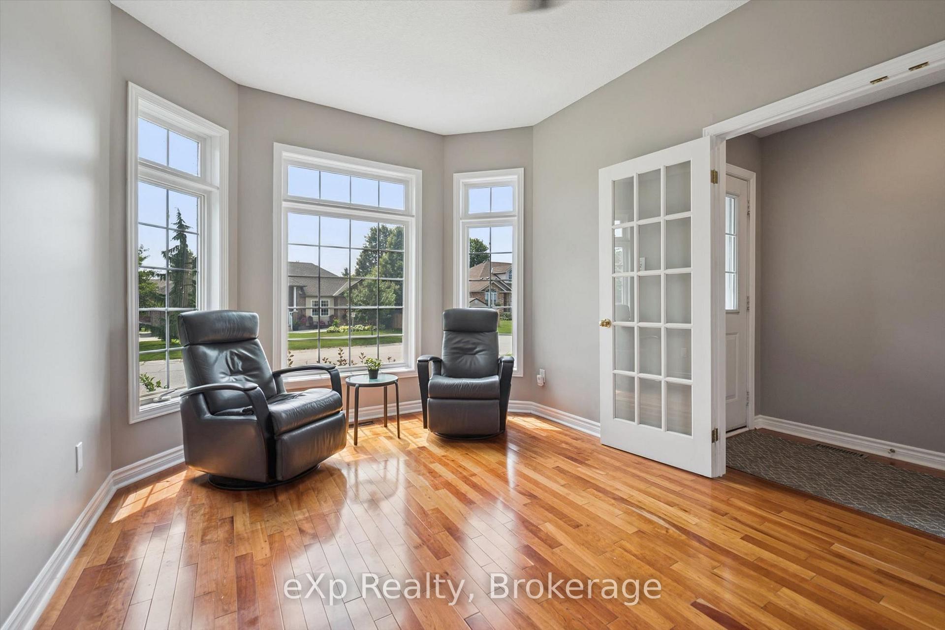 Photo 8 of 125 Halls Drive, Centre Wellington, Elora/Salem — HOMEH