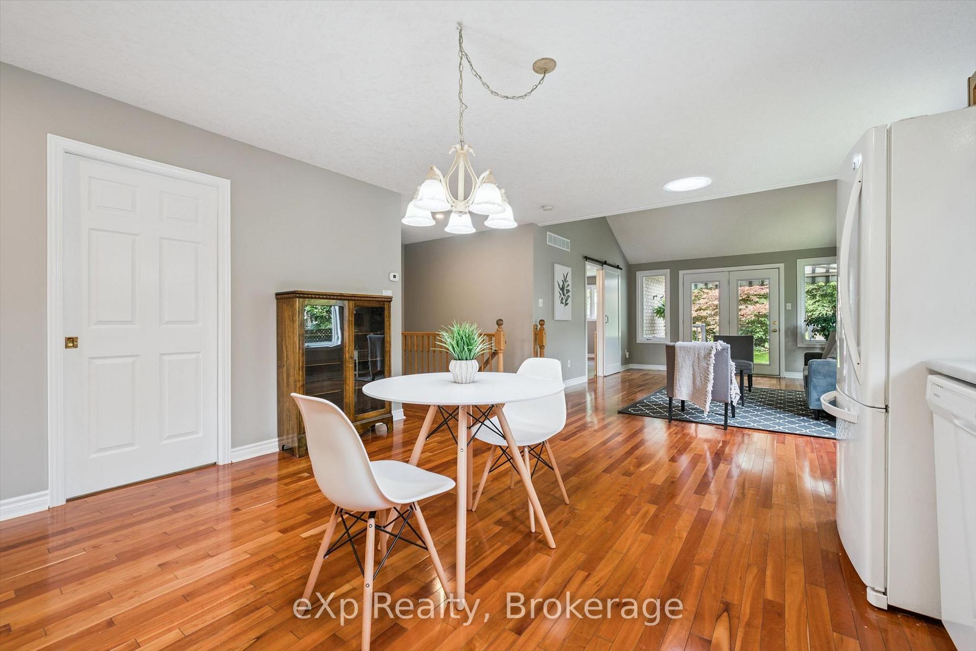 Photo 12 of 125 Halls Drive, Centre Wellington, Elora/Salem — HOMEH