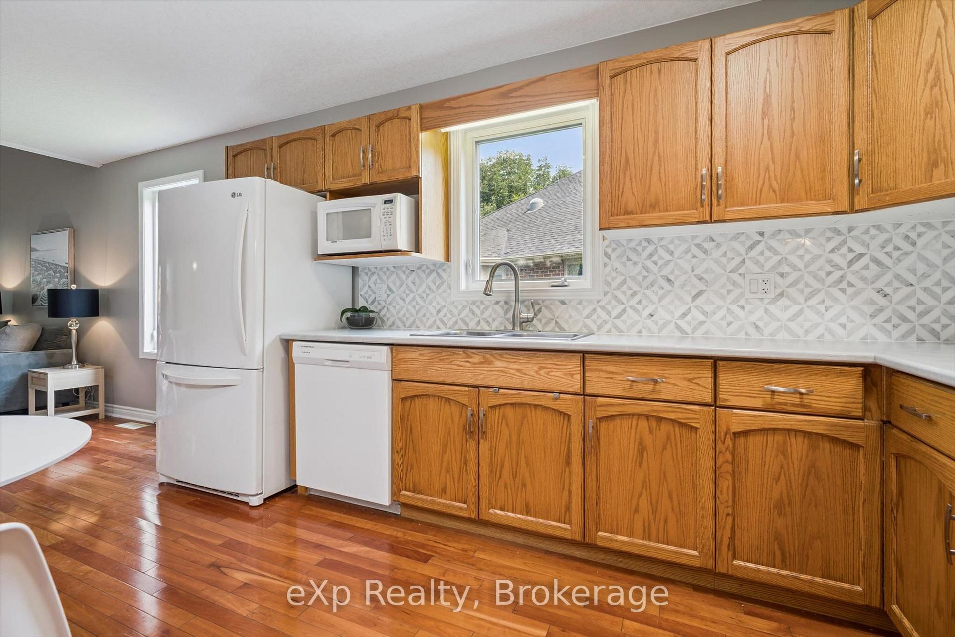 Photo 13 of 125 Halls Drive, Centre Wellington, Elora/Salem — HOMEH