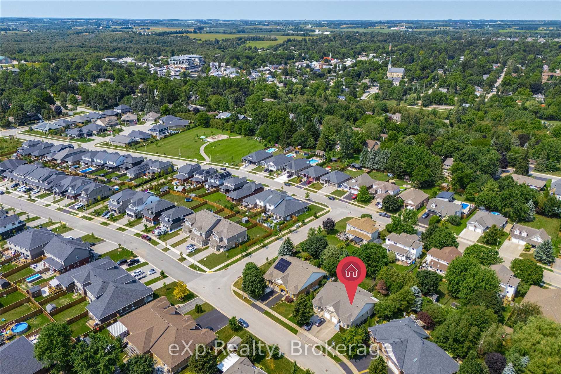 Photo 40 of 125 Halls Drive, Centre Wellington, Elora/Salem — HOMEH