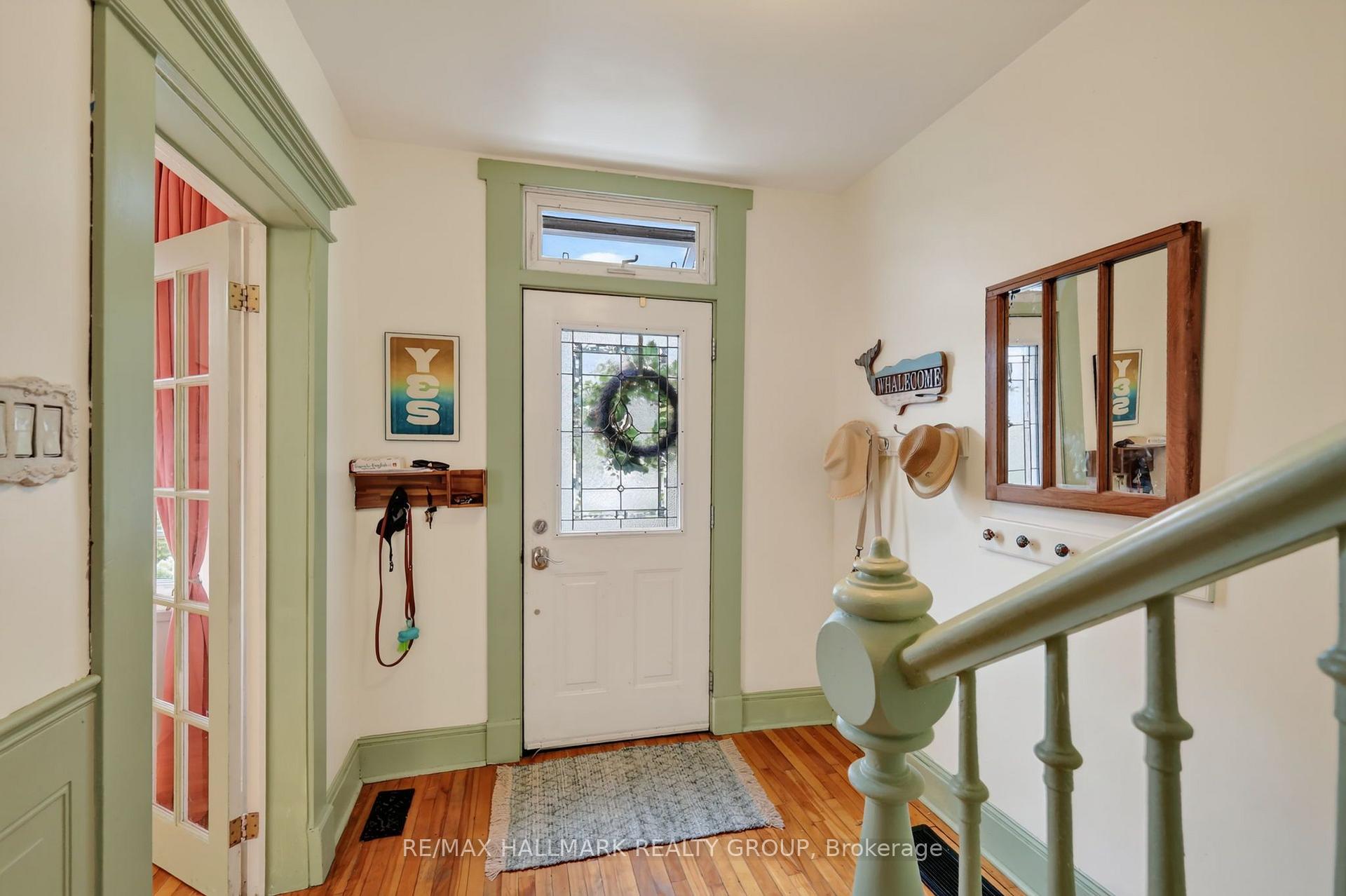 Photo 2 of 664 Center Street, Ottawa, Castle Heights/Rideau High — HOMEH