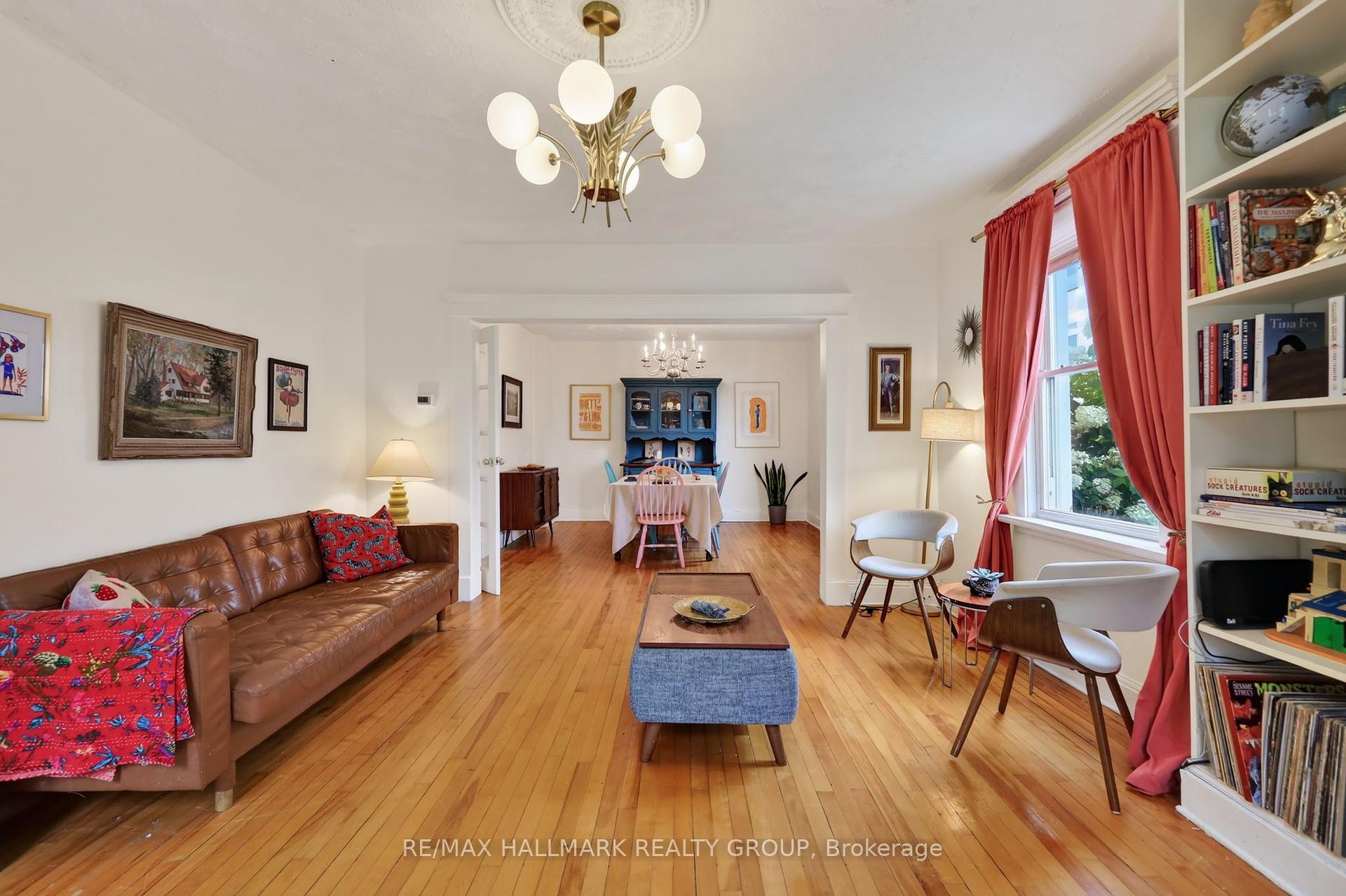 Photo 3 of 664 Center Street, Ottawa, Castle Heights/Rideau High — HOMEH