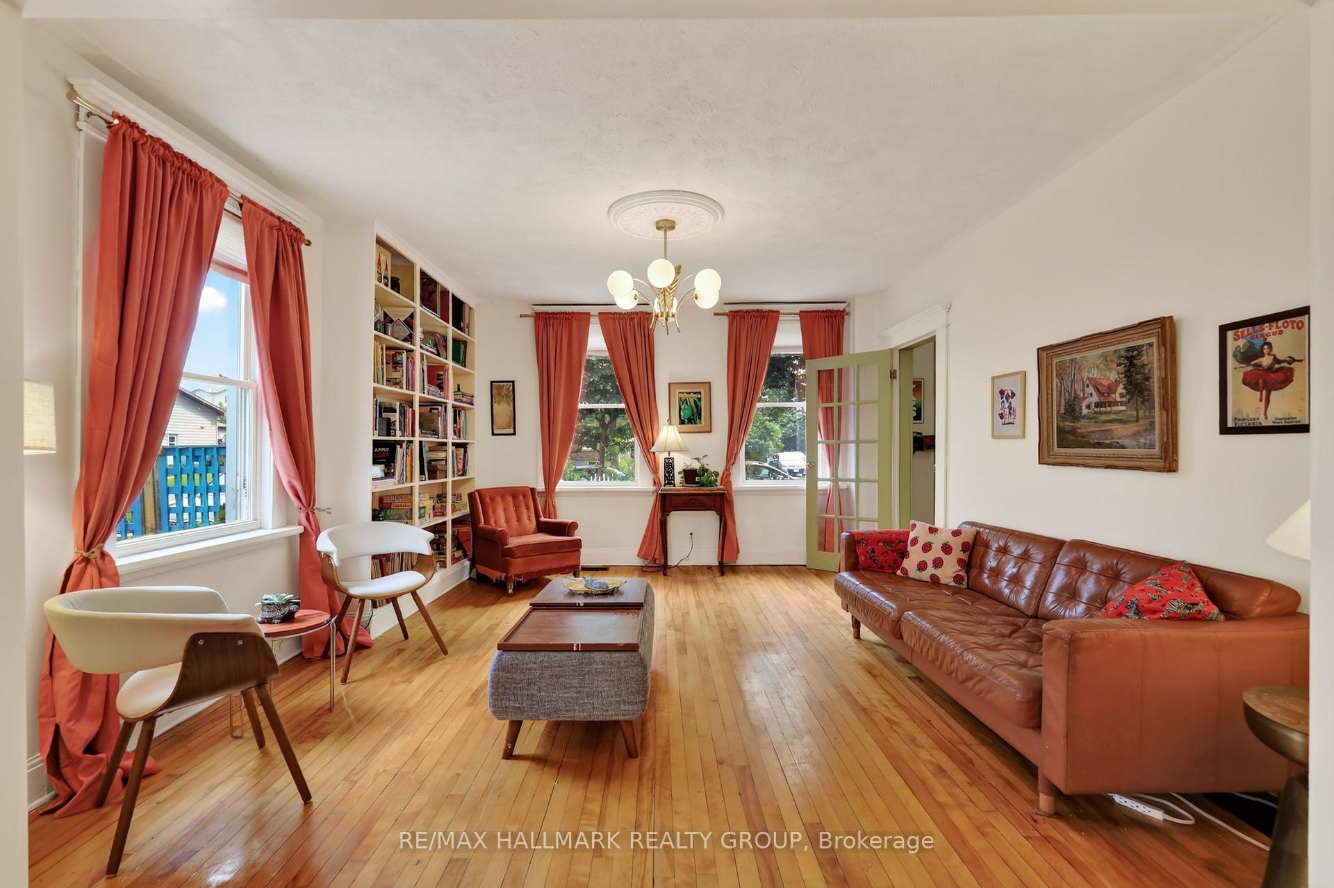 Photo 6 of 664 Center Street, Ottawa, Castle Heights/Rideau High — HOMEH