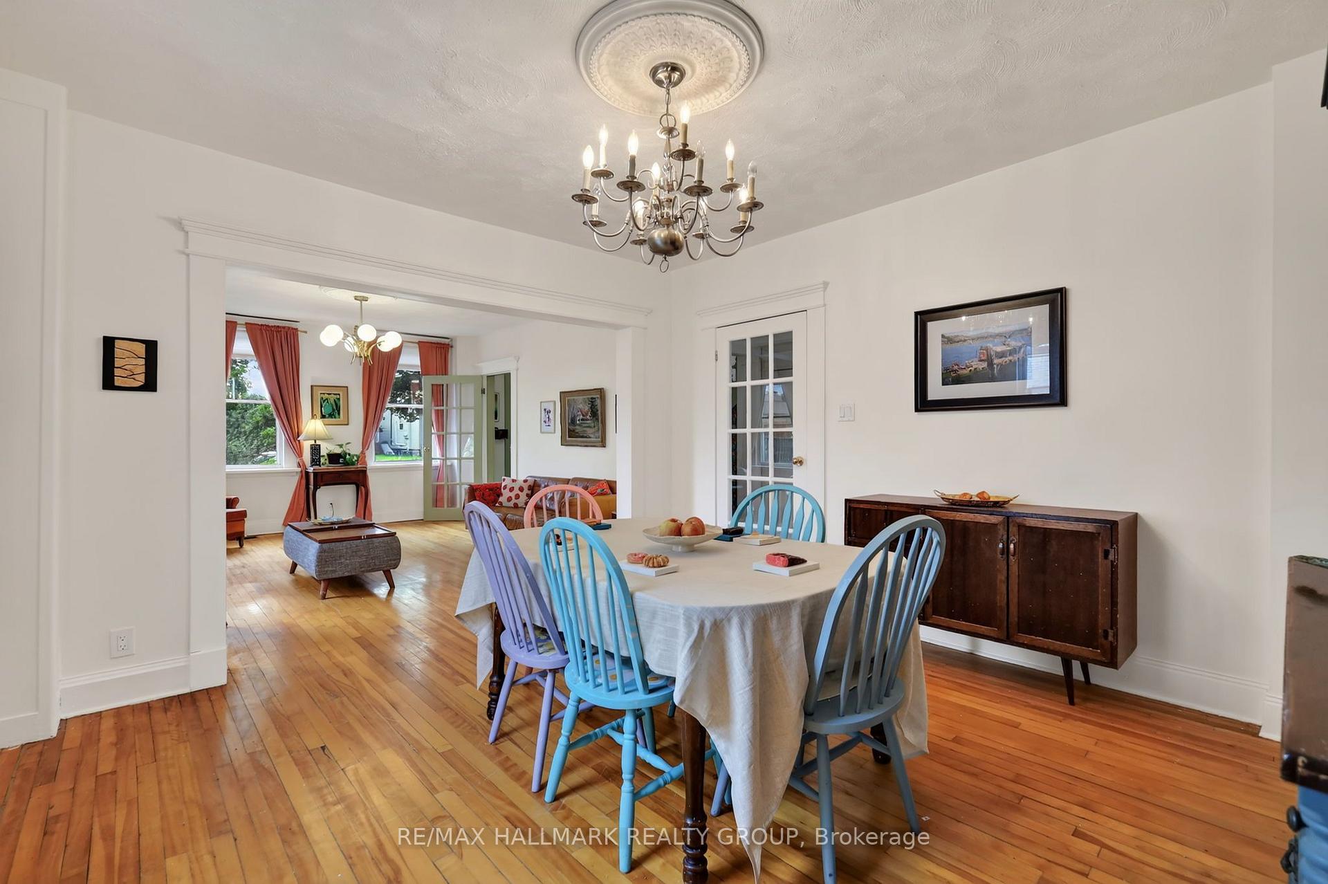 Photo 8 of 664 Center Street, Ottawa, Castle Heights/Rideau High — HOMEH
