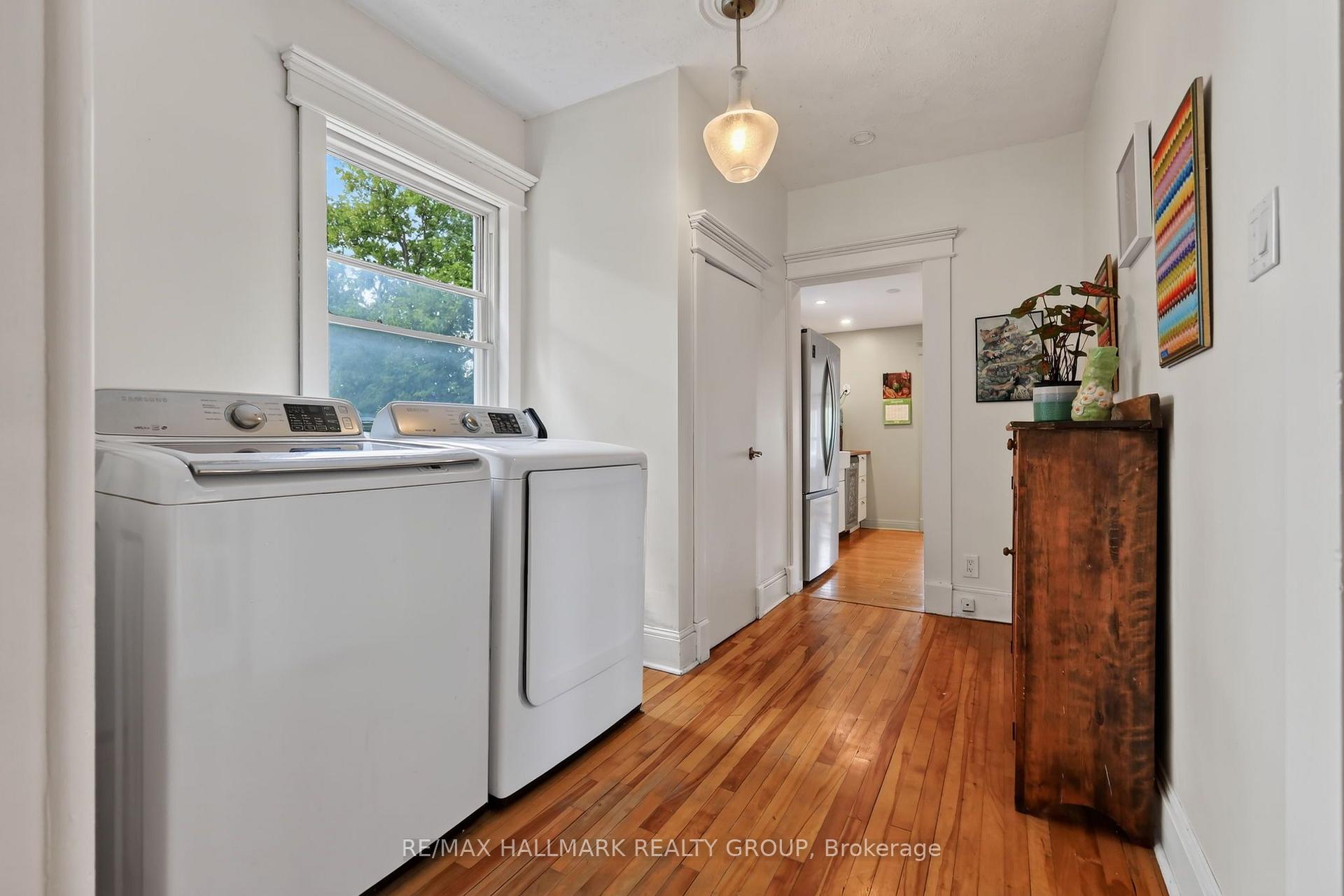 Photo 9 of 664 Center Street, Ottawa, Castle Heights/Rideau High — HOMEH