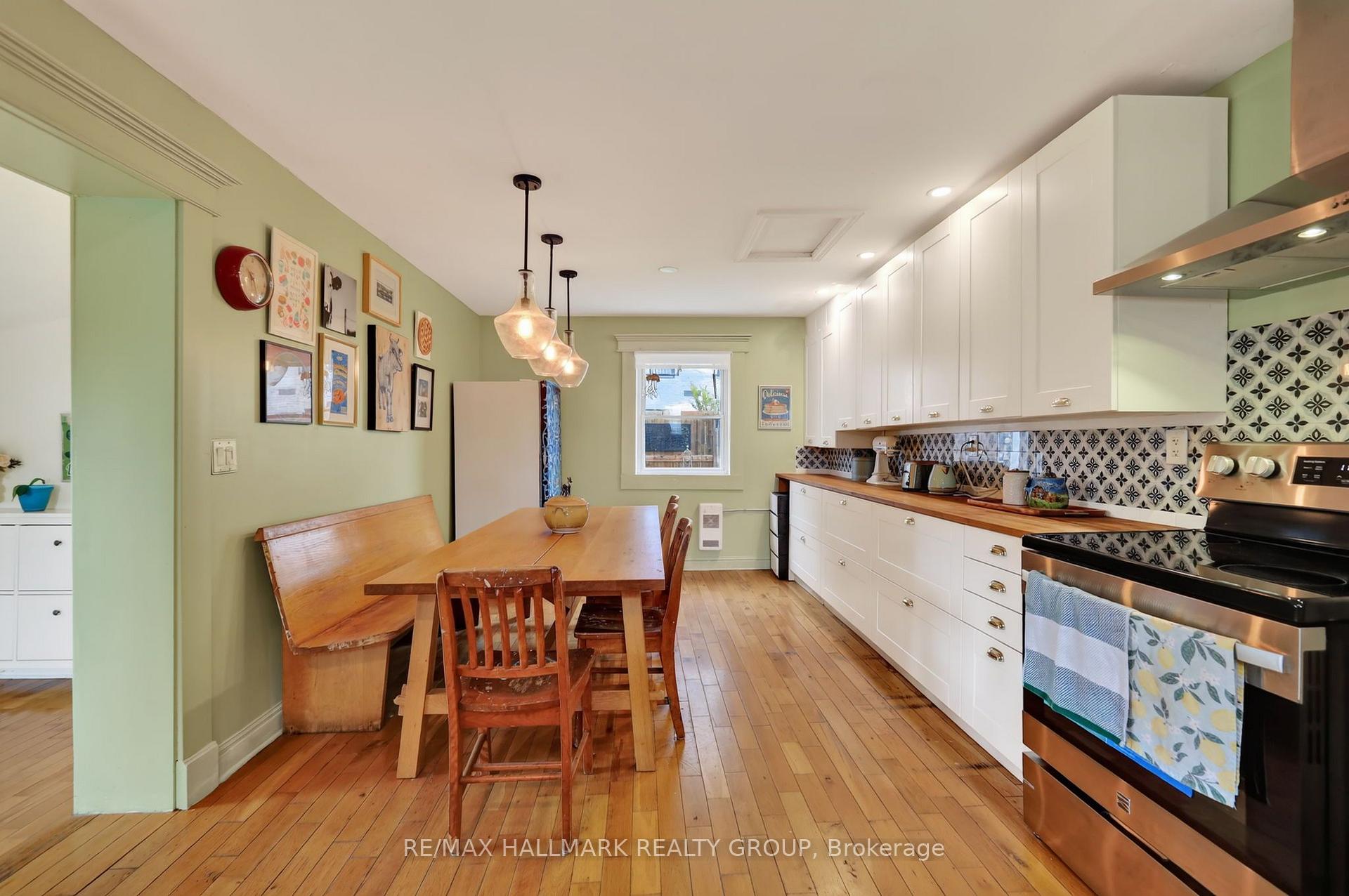 Photo 12 of 664 Center Street, Ottawa, Castle Heights/Rideau High — HOMEH