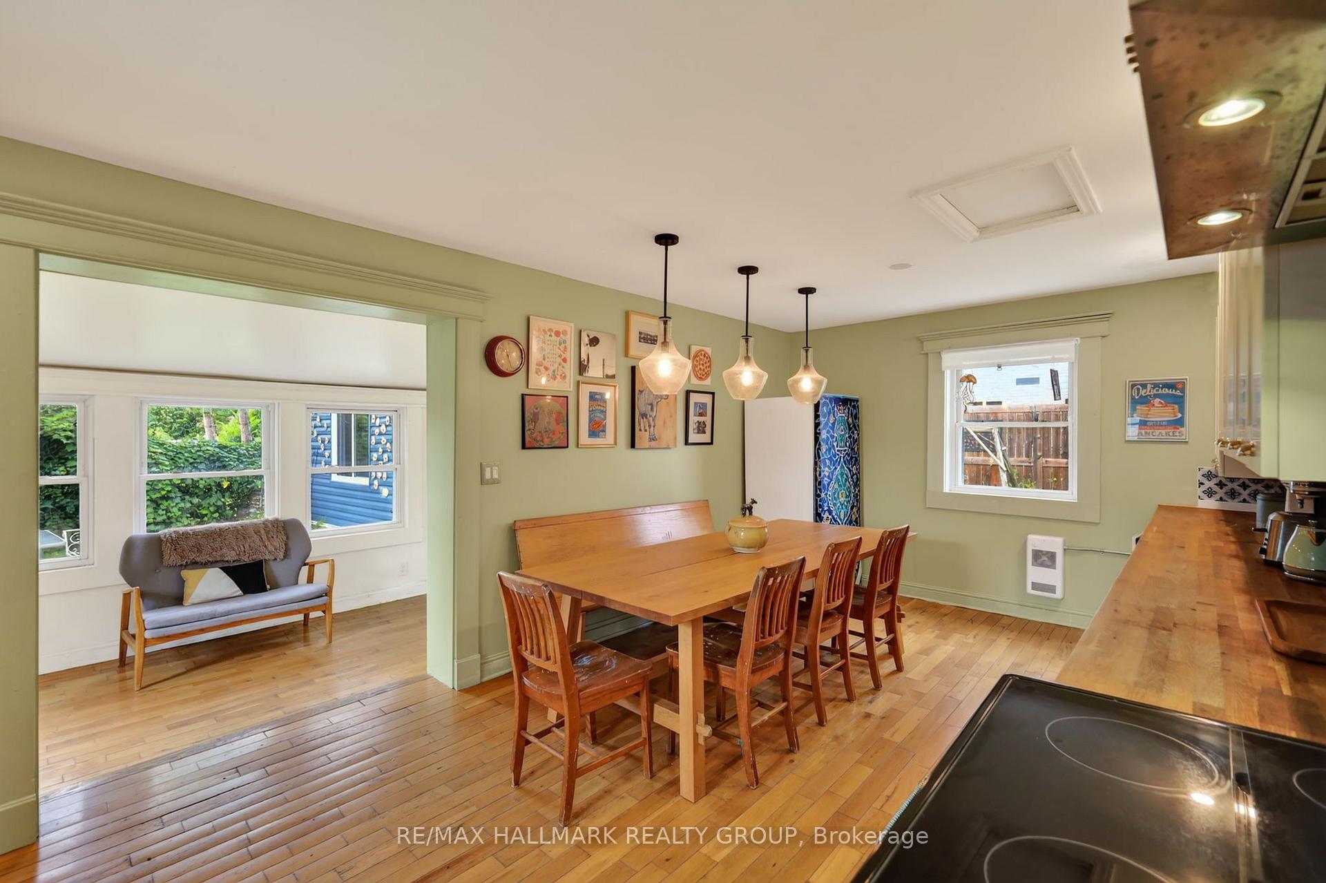 Photo 14 of 664 Center Street, Ottawa, Castle Heights/Rideau High — HOMEH