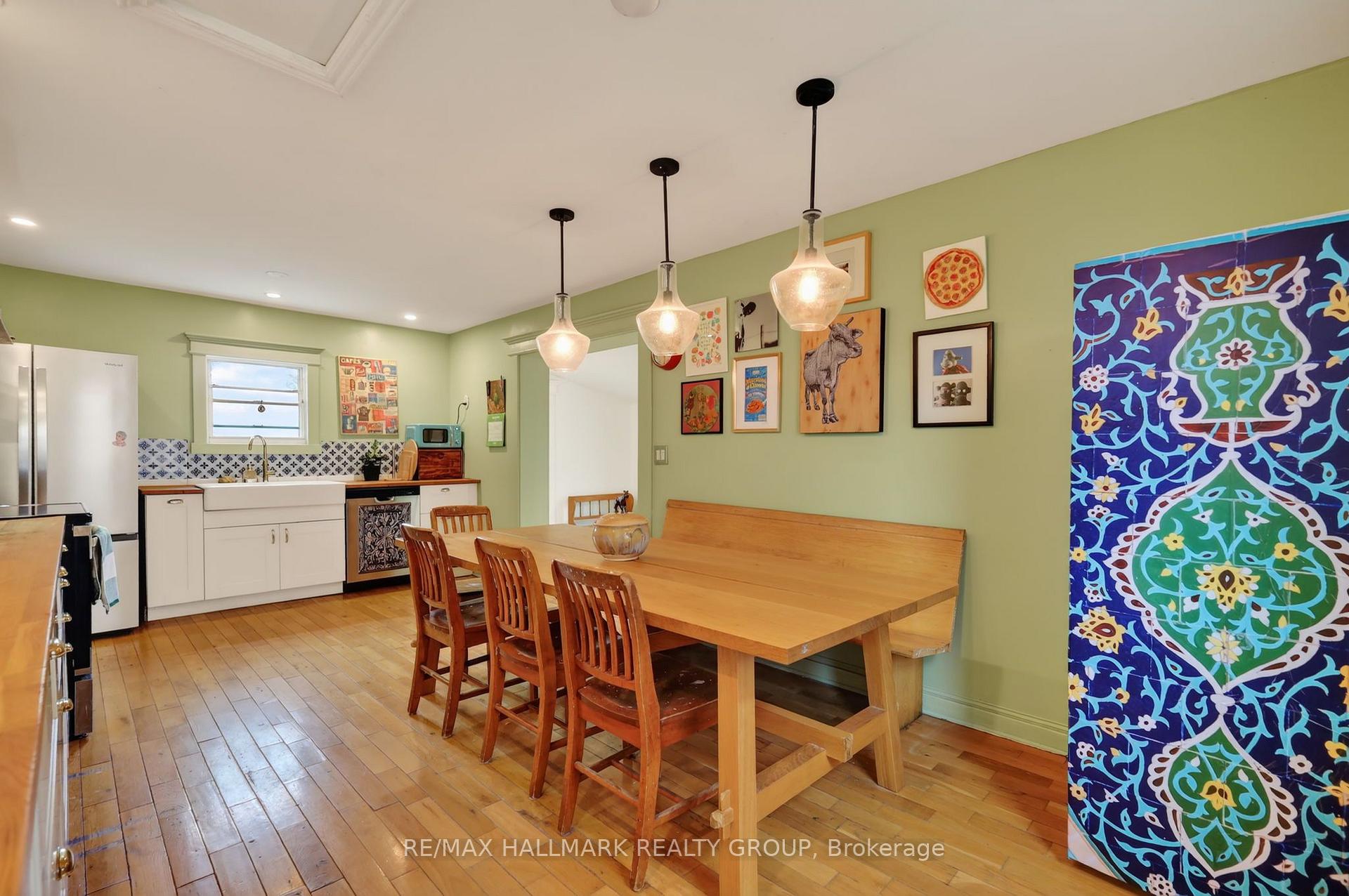 Photo 16 of 664 Center Street, Ottawa, Castle Heights/Rideau High — HOMEH