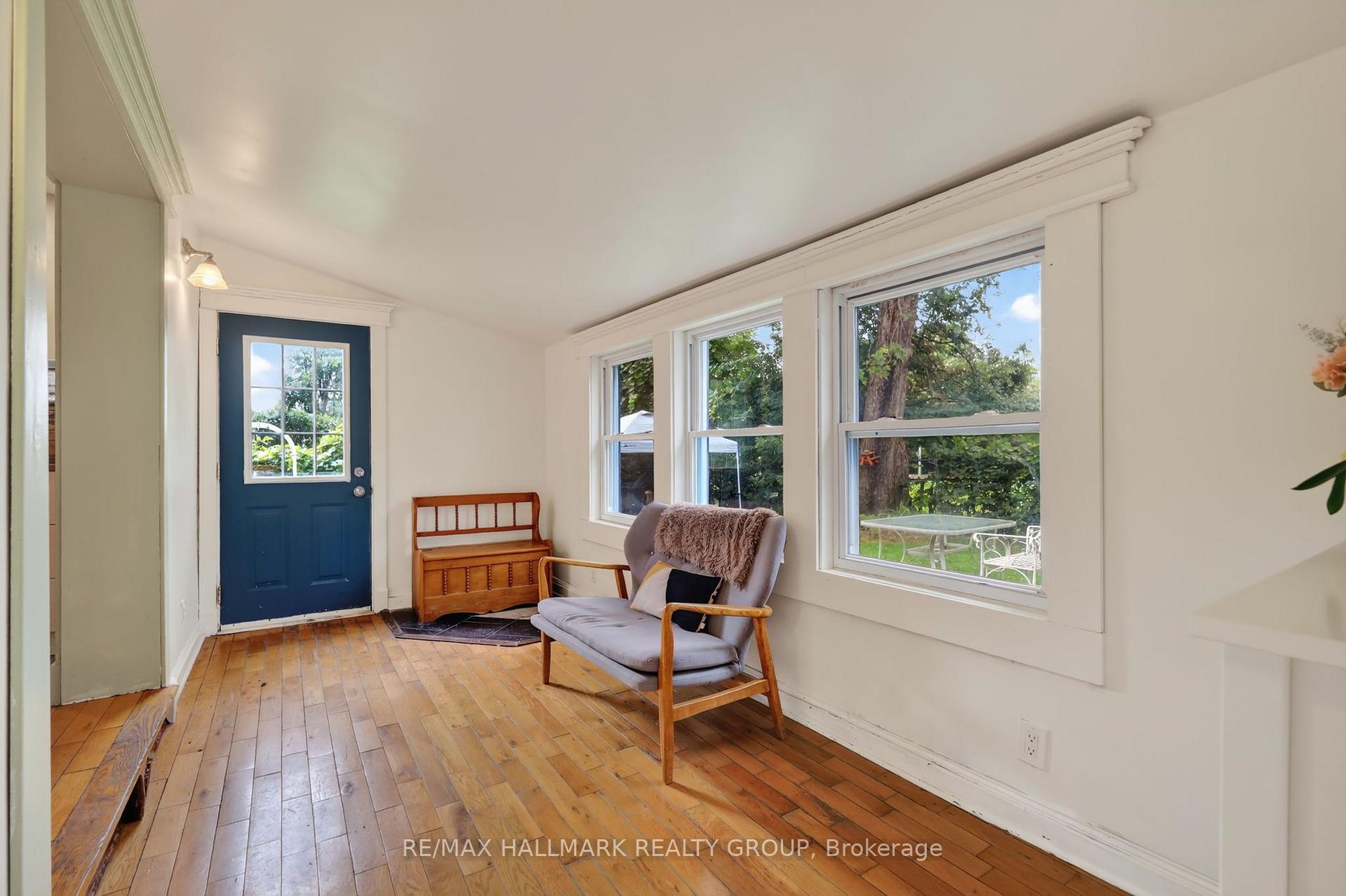 Photo 19 of 664 Center Street, Ottawa, Castle Heights/Rideau High — HOMEH