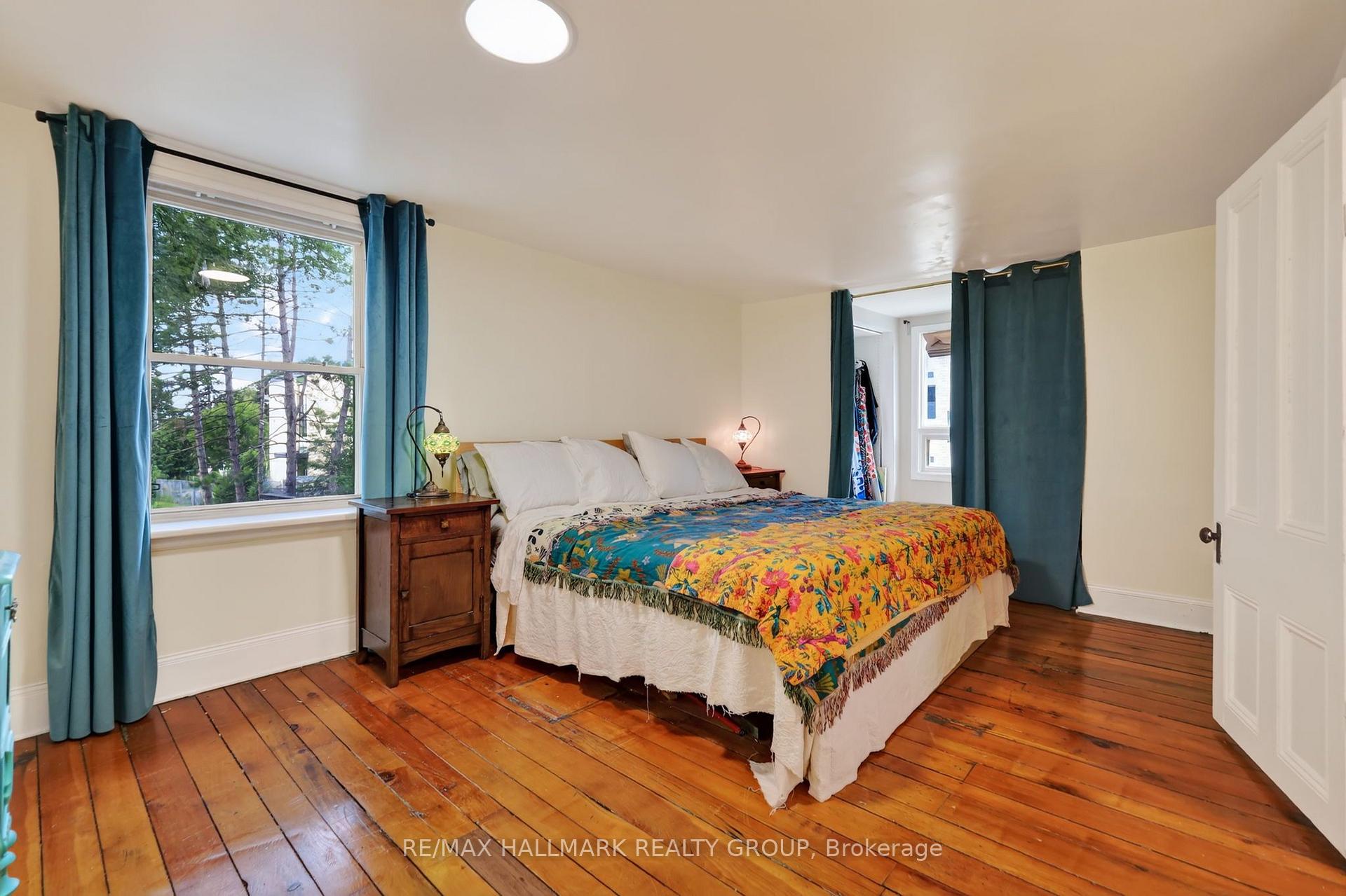Photo 21 of 664 Center Street, Ottawa, Castle Heights/Rideau High — HOMEH