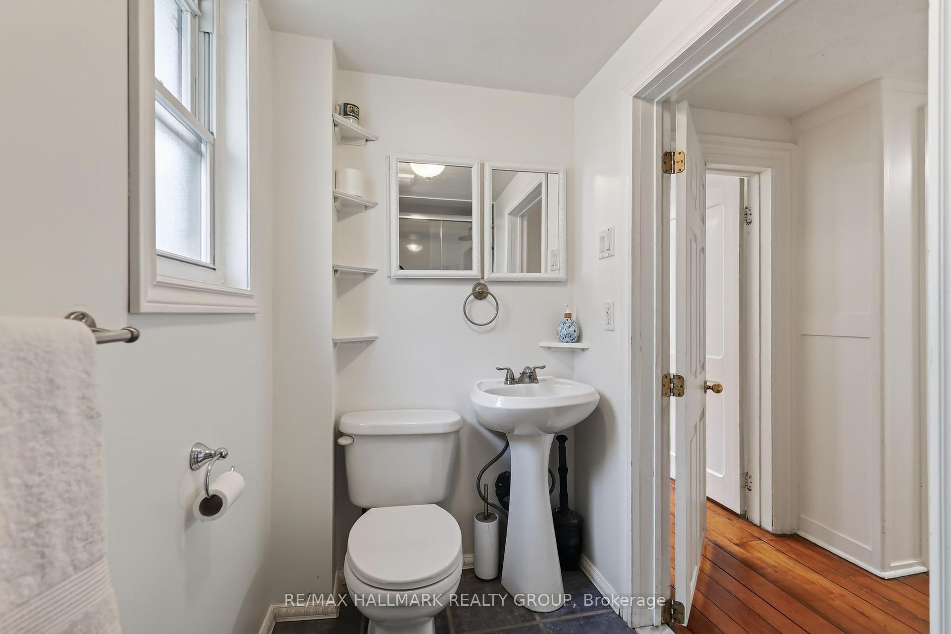 Photo 29 of 664 Center Street, Ottawa, Castle Heights/Rideau High — HOMEH