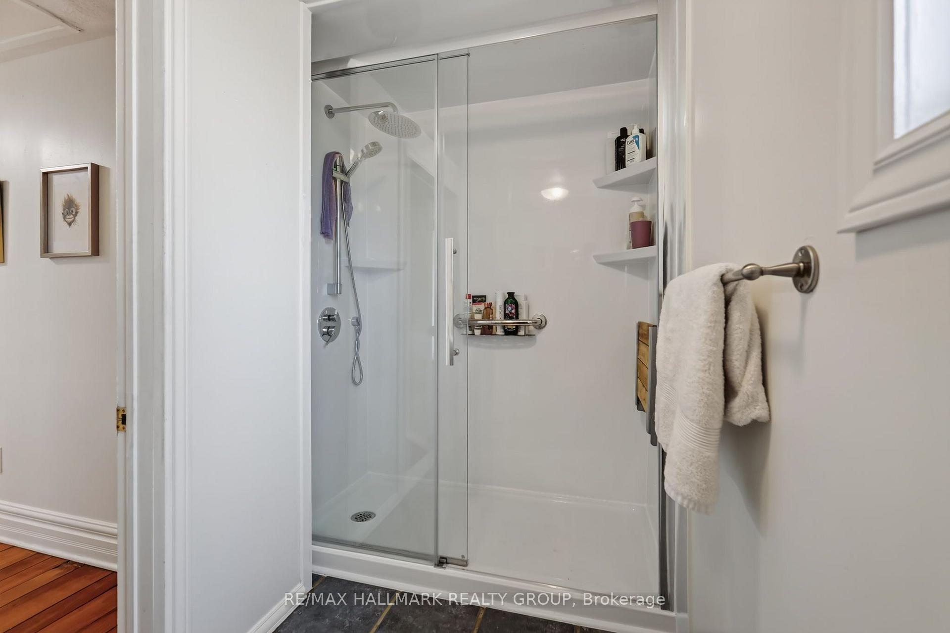 Photo 30 of 664 Center Street, Ottawa, Castle Heights/Rideau High — HOMEH