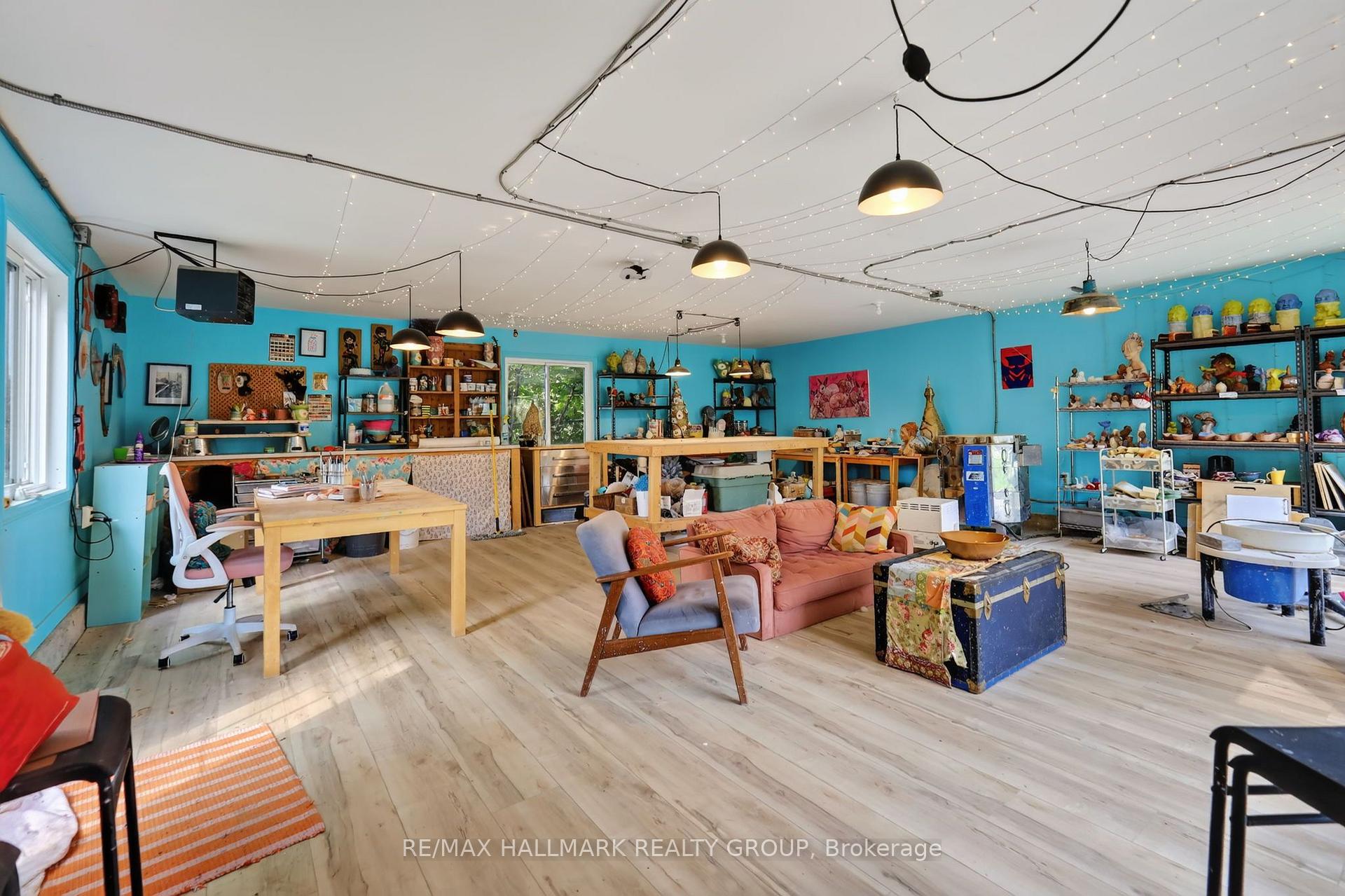 Photo 31 of 664 Center Street, Ottawa, Castle Heights/Rideau High — HOMEH