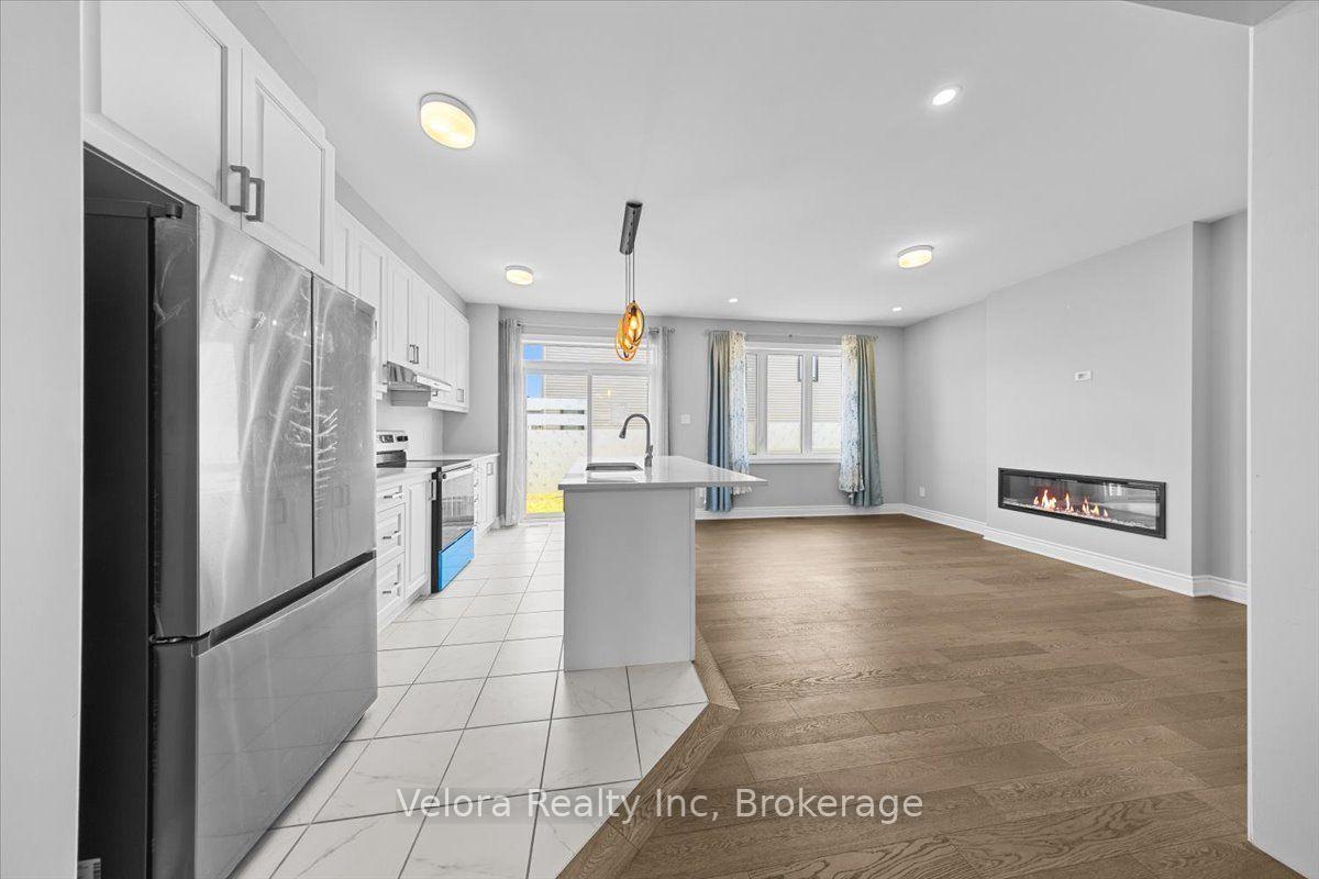 Photo 13 of 557 Flagstaff Drive, Ottawa, Barrhaven - Half Moon Bay — HOMEH