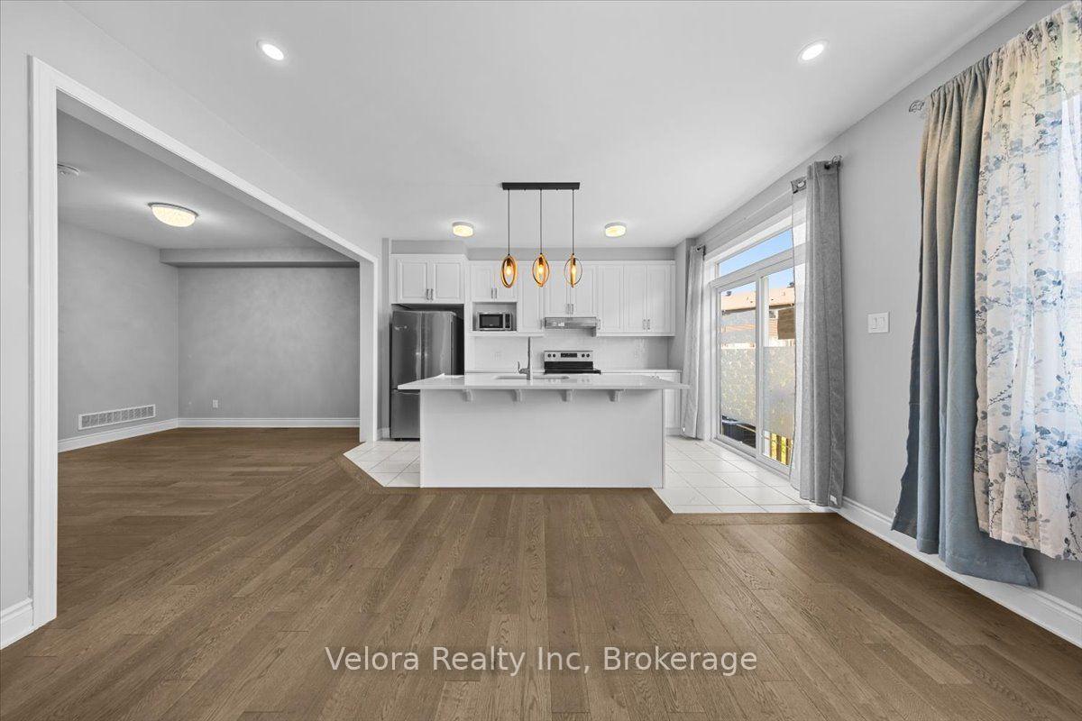 Photo 19 of 557 Flagstaff Drive, Ottawa, Barrhaven - Half Moon Bay — HOMEH