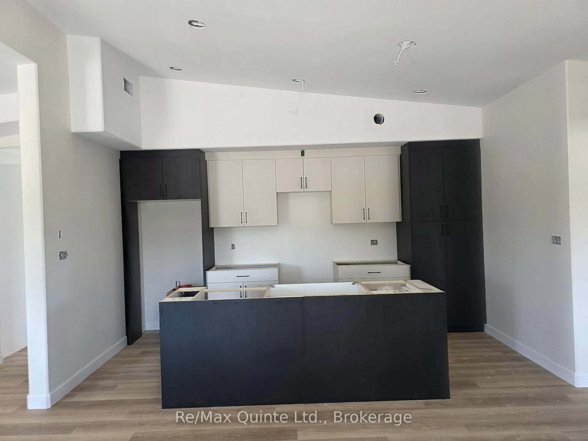 Photo 6 of Unit D, 5 Sienna Avenue, Belleville, Belleville Ward — HOMEH