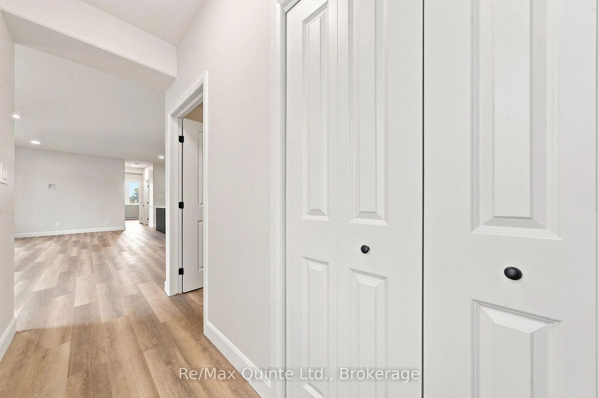 Photo 14 of Unit D, 5 Sienna Avenue, Belleville, Belleville Ward — HOMEH