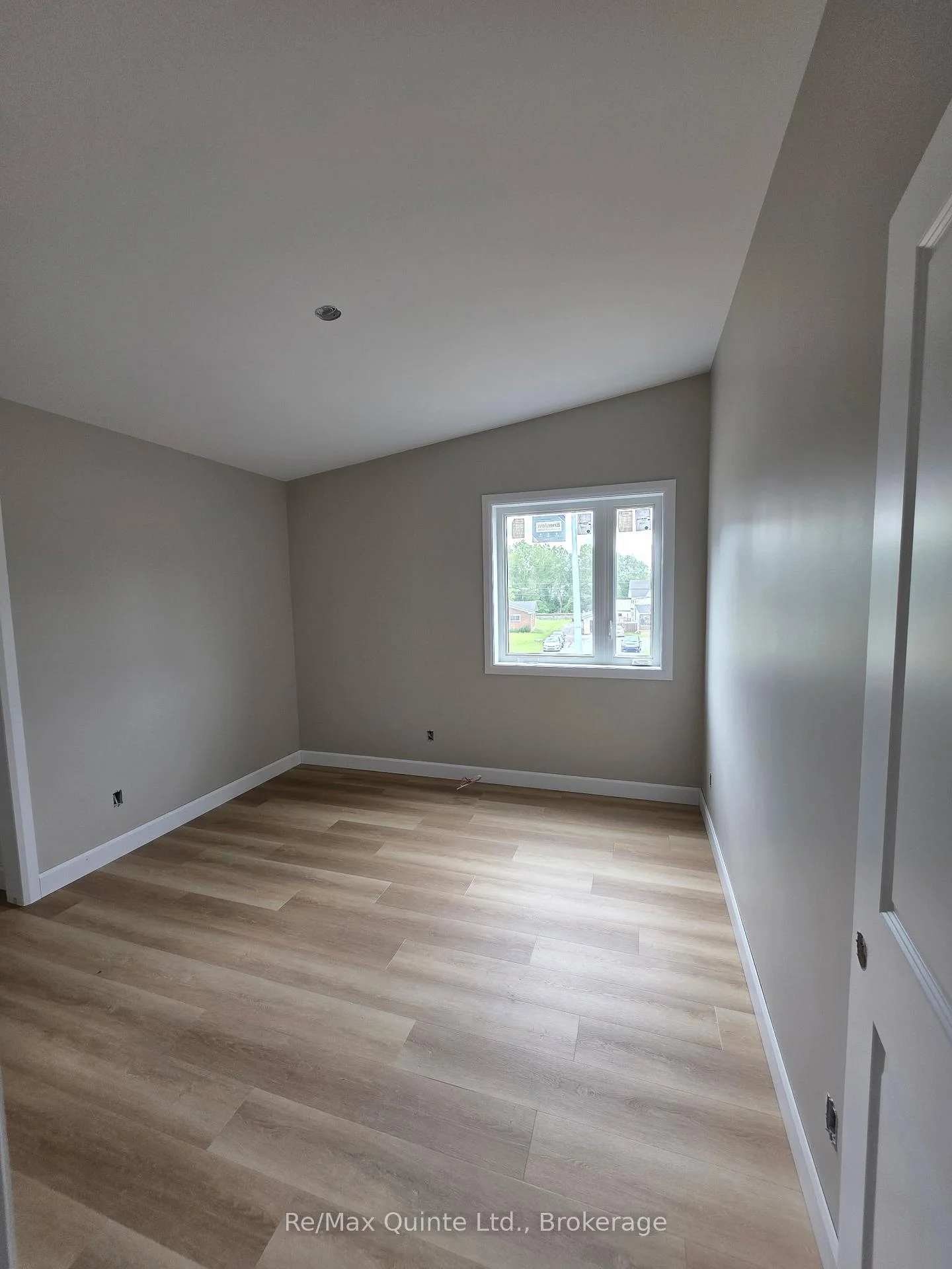 Photo 19 of Unit D, 5 Sienna Avenue, Belleville, Belleville Ward — HOMEH