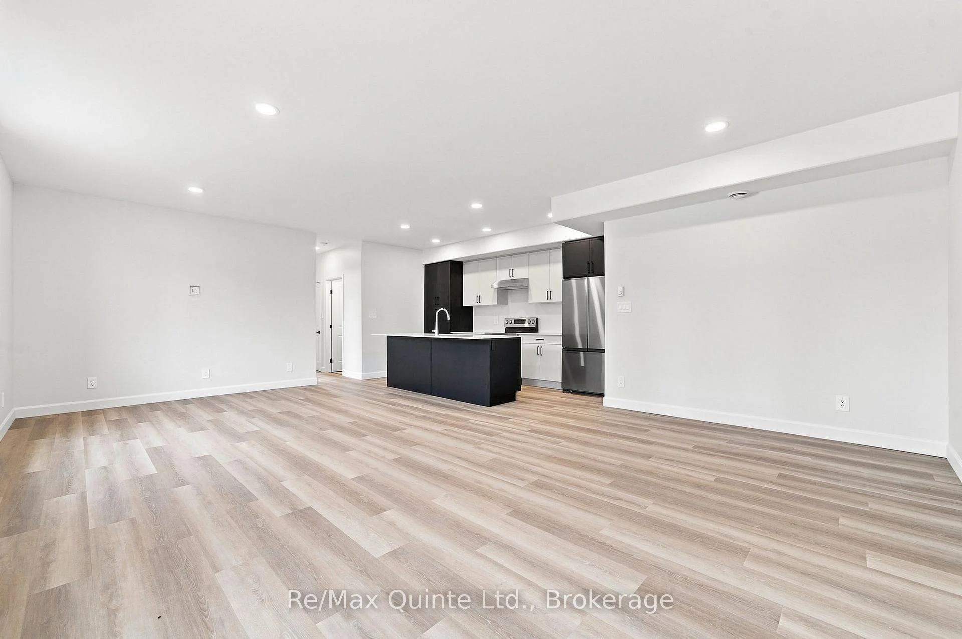 Photo 20 of Unit D, 5 Sienna Avenue, Belleville, Belleville Ward — HOMEH