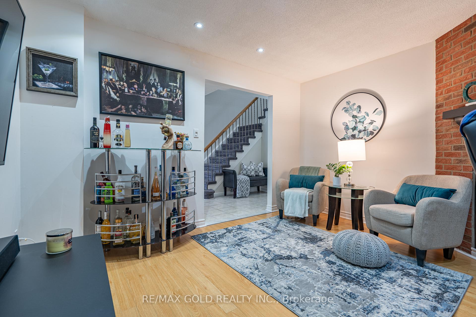 Photo 7 of 86 Whitehaven Drive, Brampton, Heart Lake West — HOMEH