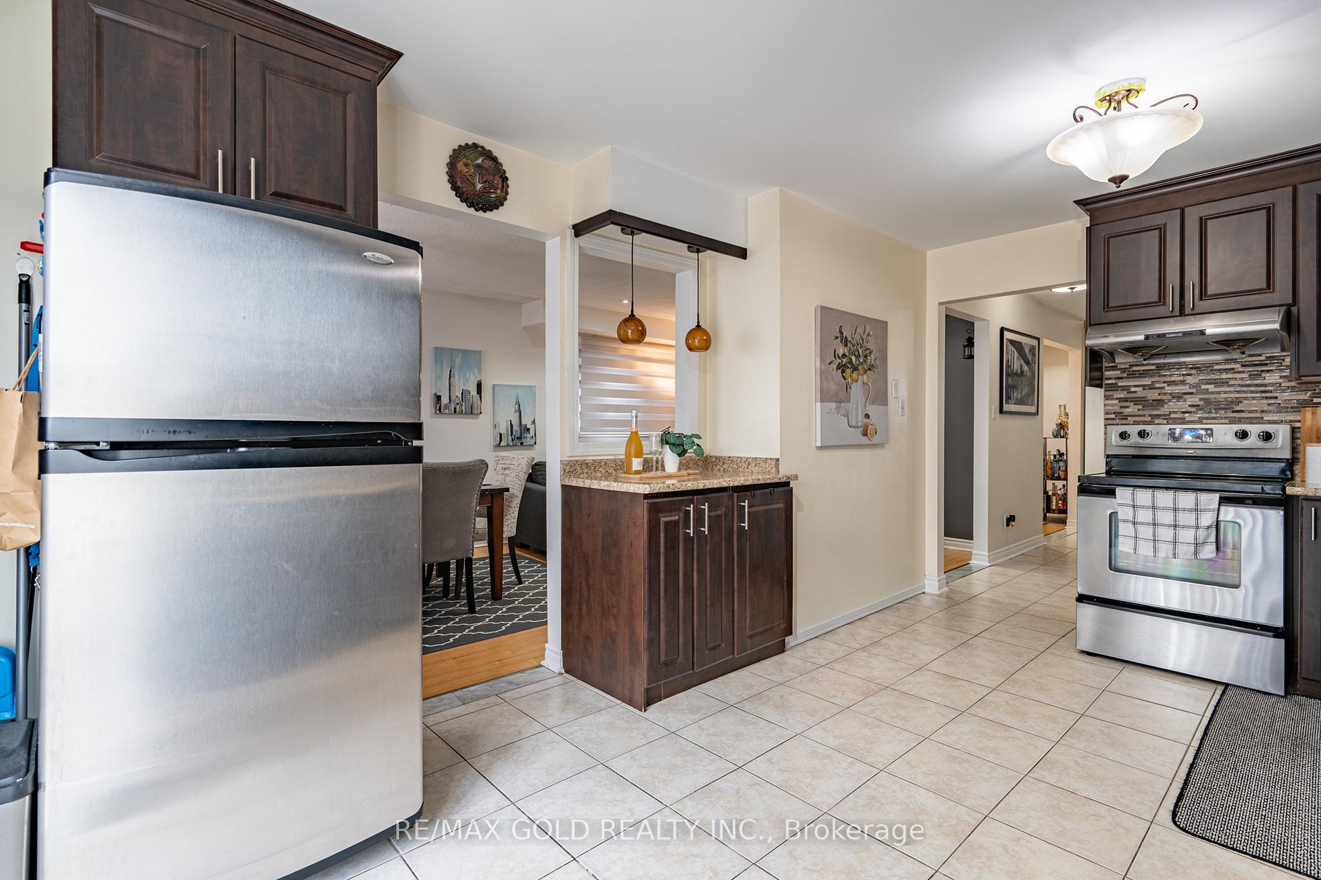 Photo 15 of 86 Whitehaven Drive, Brampton, Heart Lake West — HOMEH