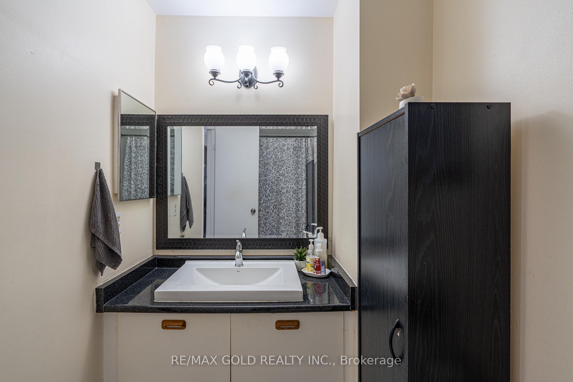 Photo 21 of 86 Whitehaven Drive, Brampton, Heart Lake West — HOMEH