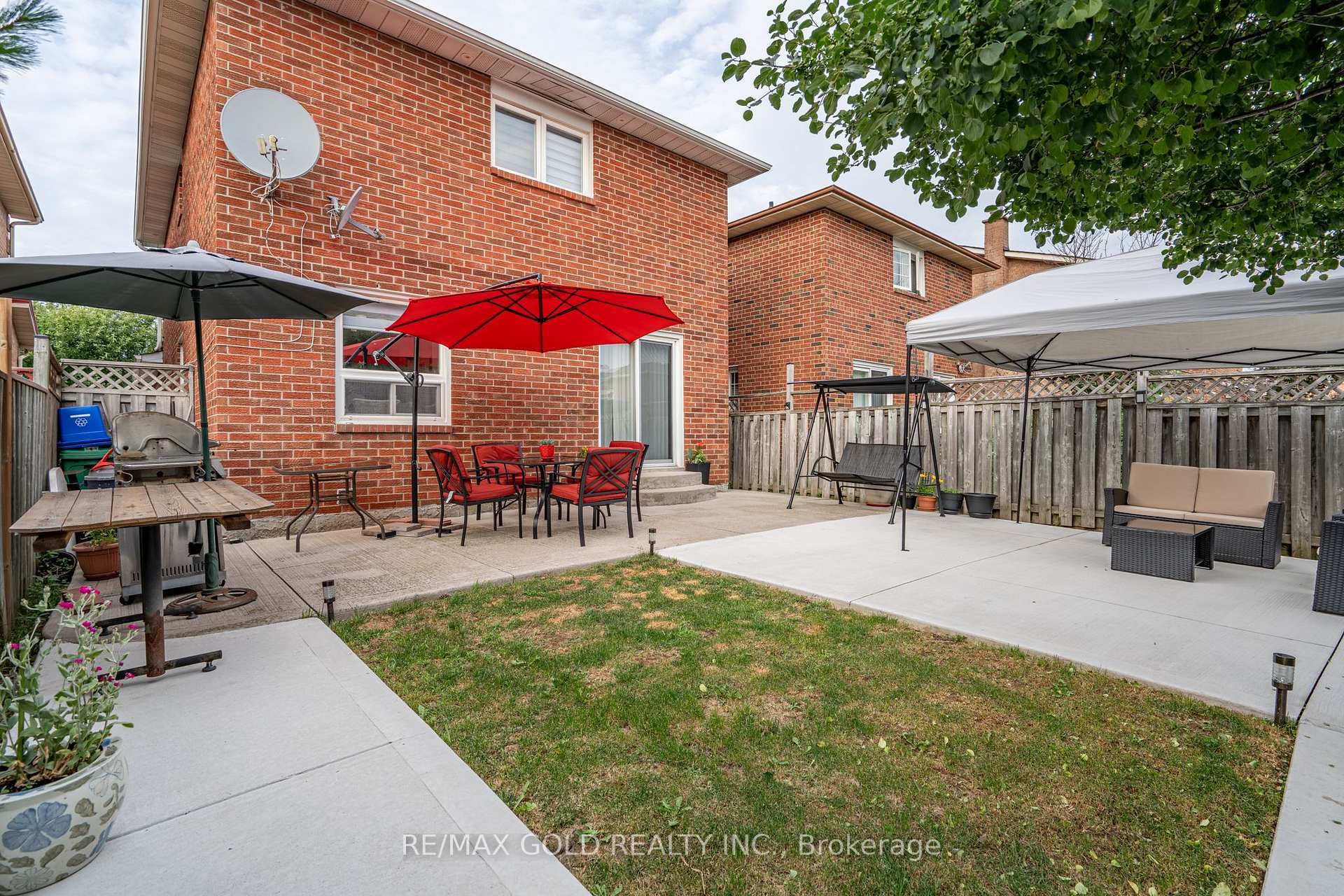 Photo 37 of 86 Whitehaven Drive, Brampton, Heart Lake West — HOMEH