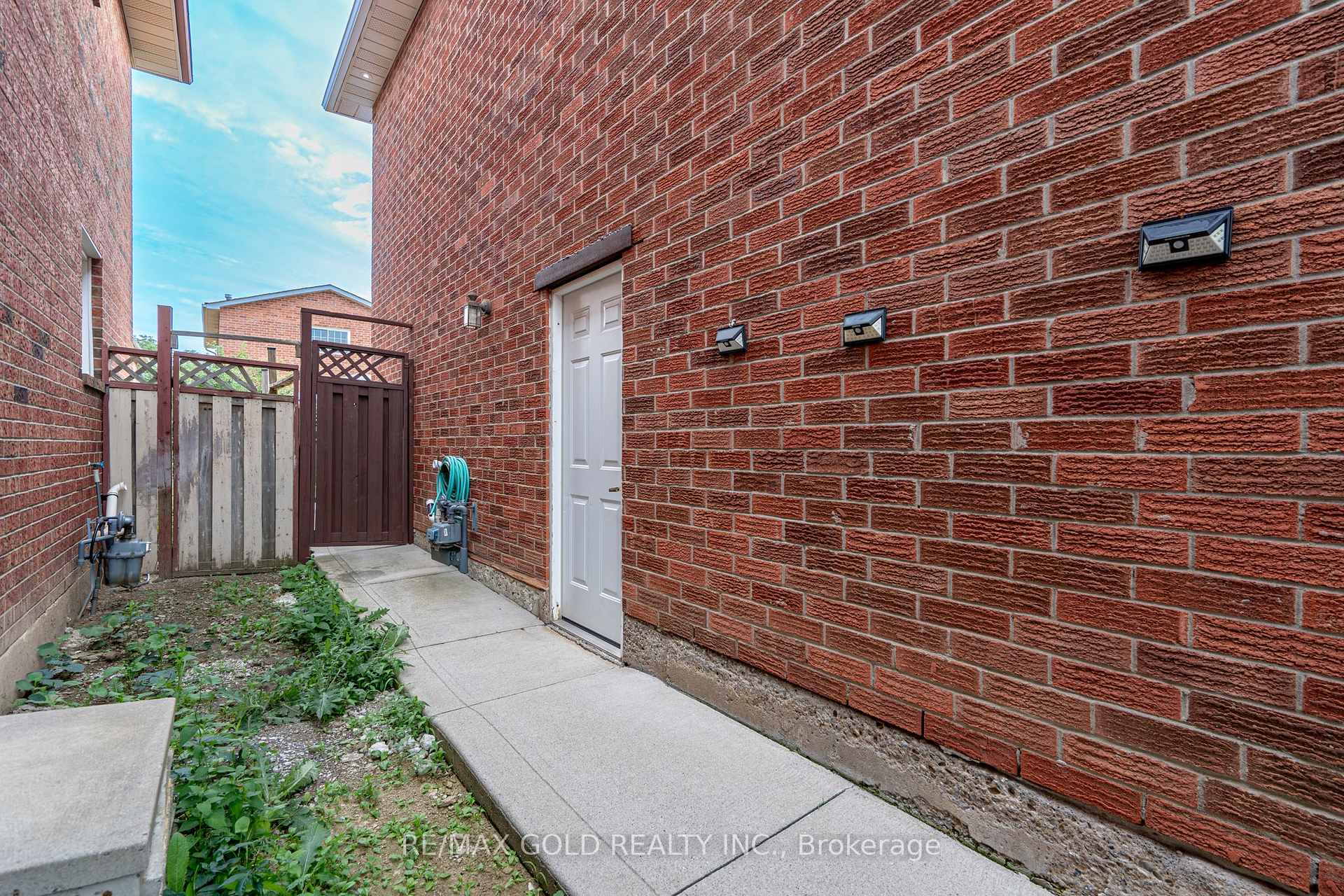 Photo 38 of 86 Whitehaven Drive, Brampton, Heart Lake West — HOMEH