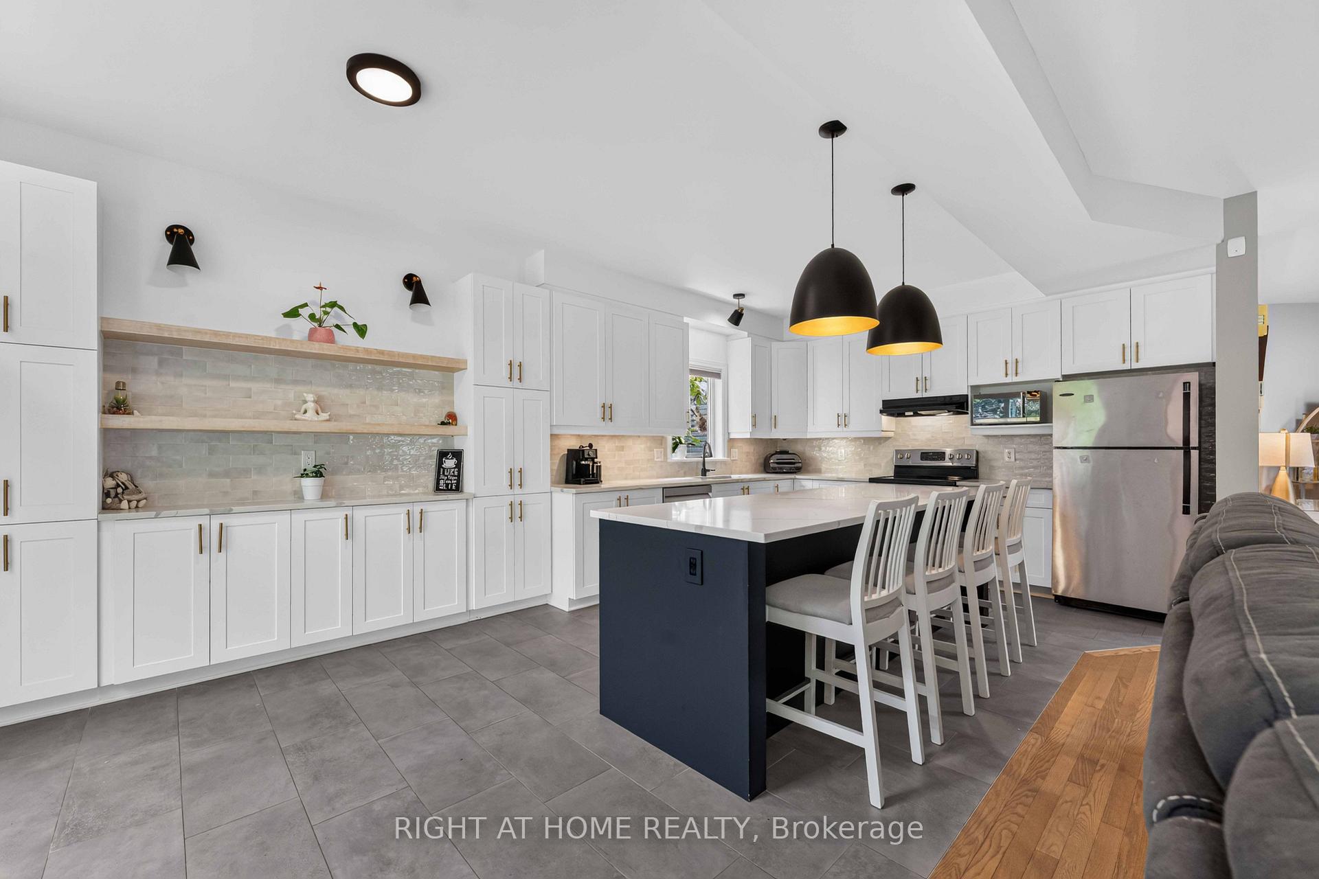 Photo 10 of 168 Steeple Chase Drive, Ottawa, Kanata - Bridlewood — HOMEH
