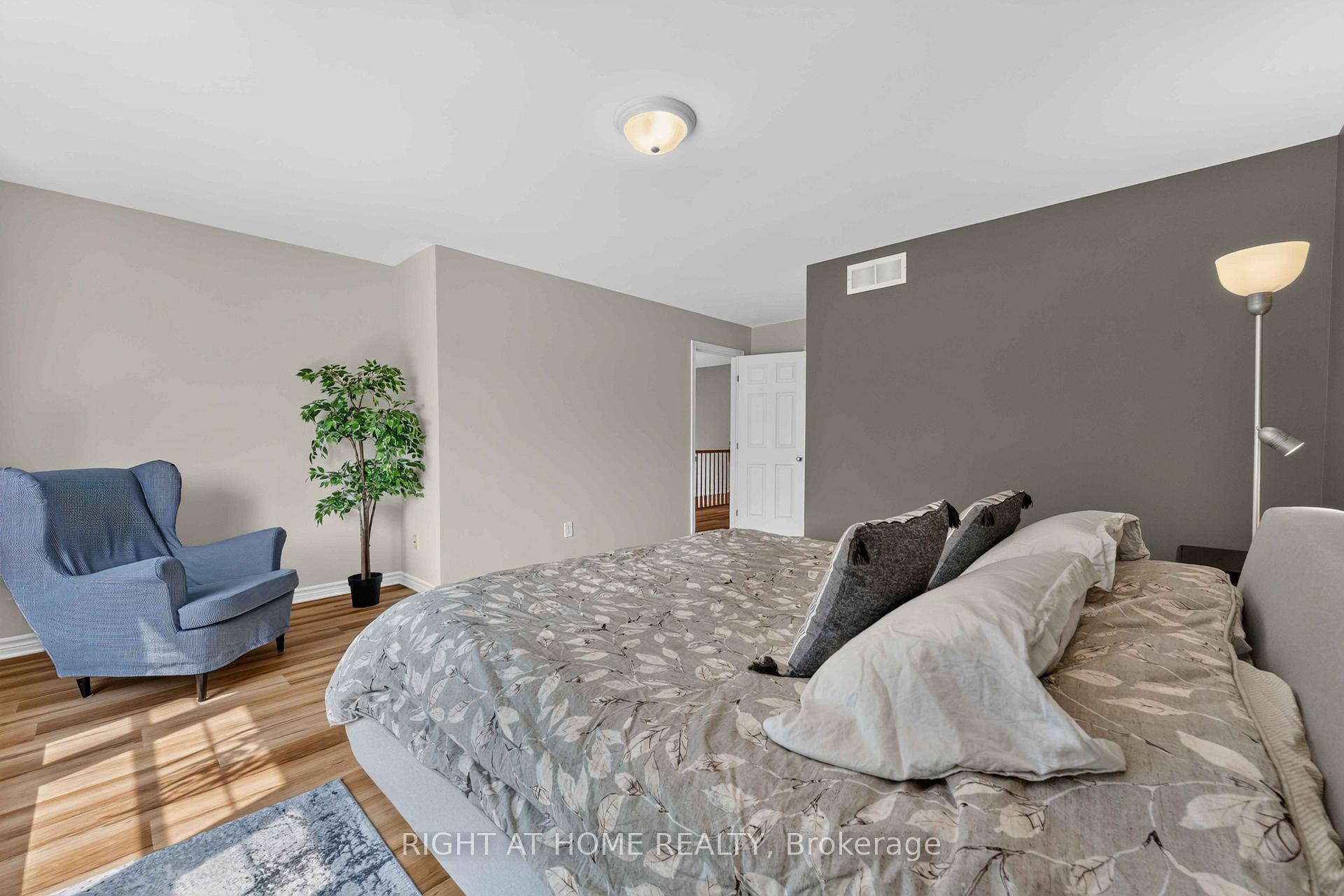 Photo 17 of 168 Steeple Chase Drive, Ottawa, Kanata - Bridlewood — HOMEH