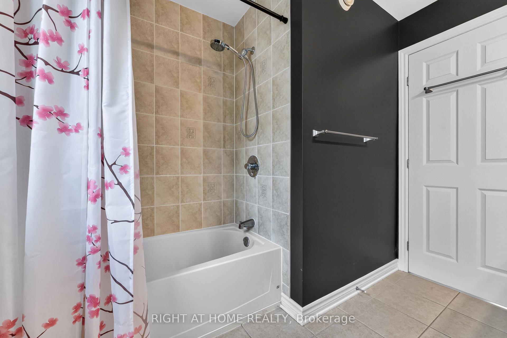 Photo 24 of 168 Steeple Chase Drive, Ottawa, Kanata - Bridlewood — HOMEH