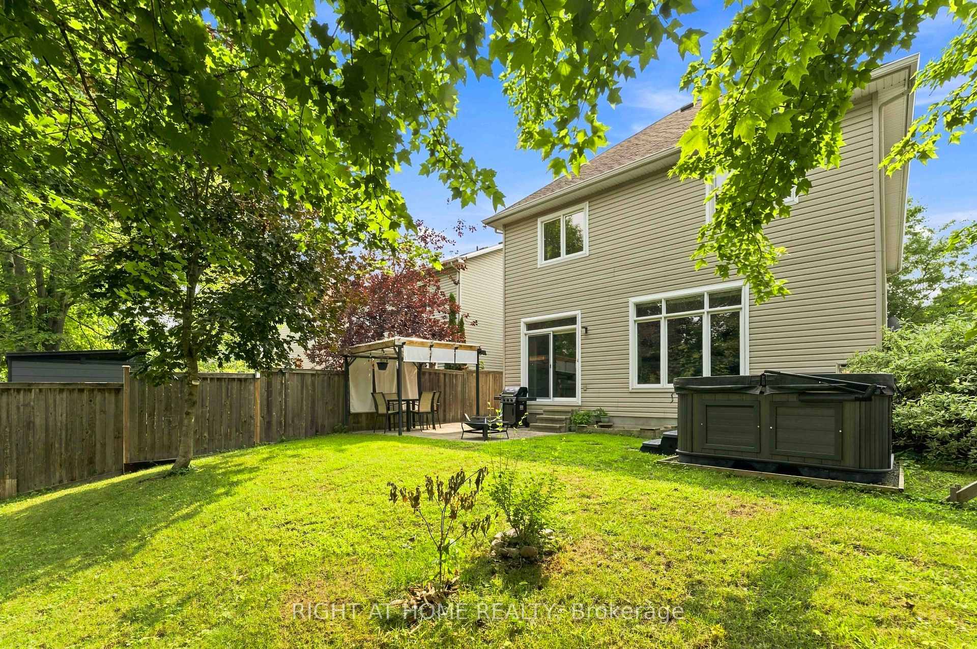 Photo 32 of 168 Steeple Chase Drive, Ottawa, Kanata - Bridlewood — HOMEH
