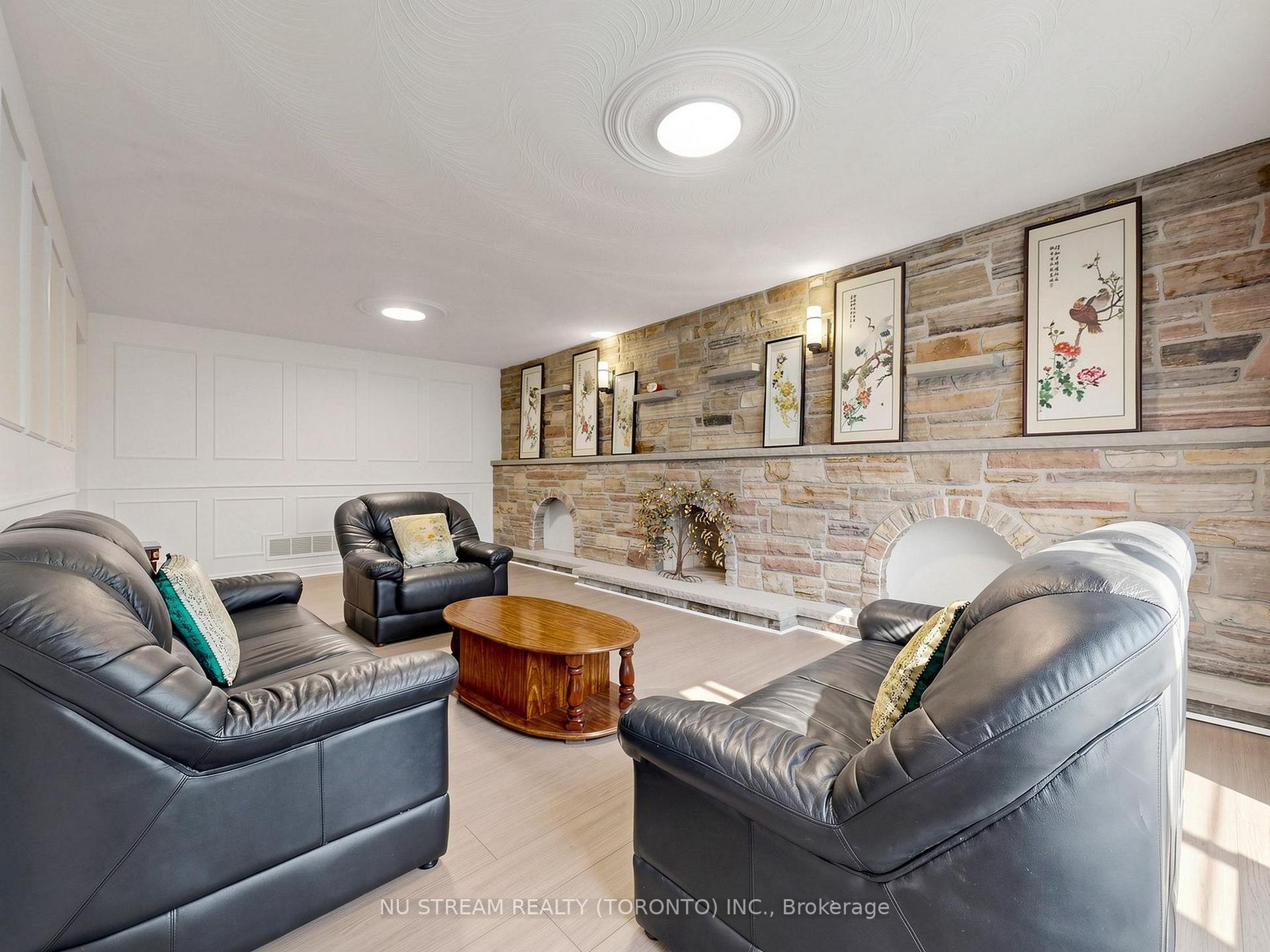 Photo 17 of 117 Ambercroft Boulevard, Scarborough, Steeles — HOMEH