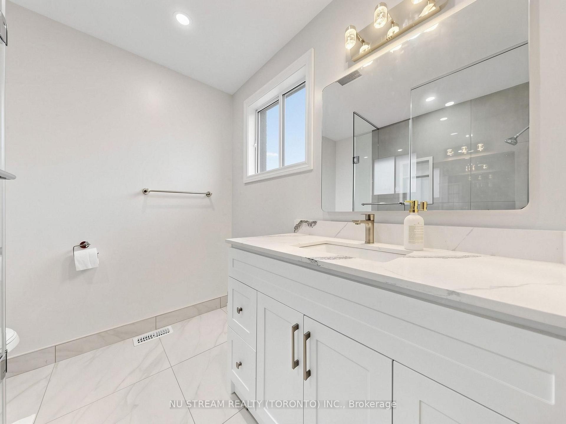 Photo 23 of 117 Ambercroft Boulevard, Scarborough, Steeles — HOMEH