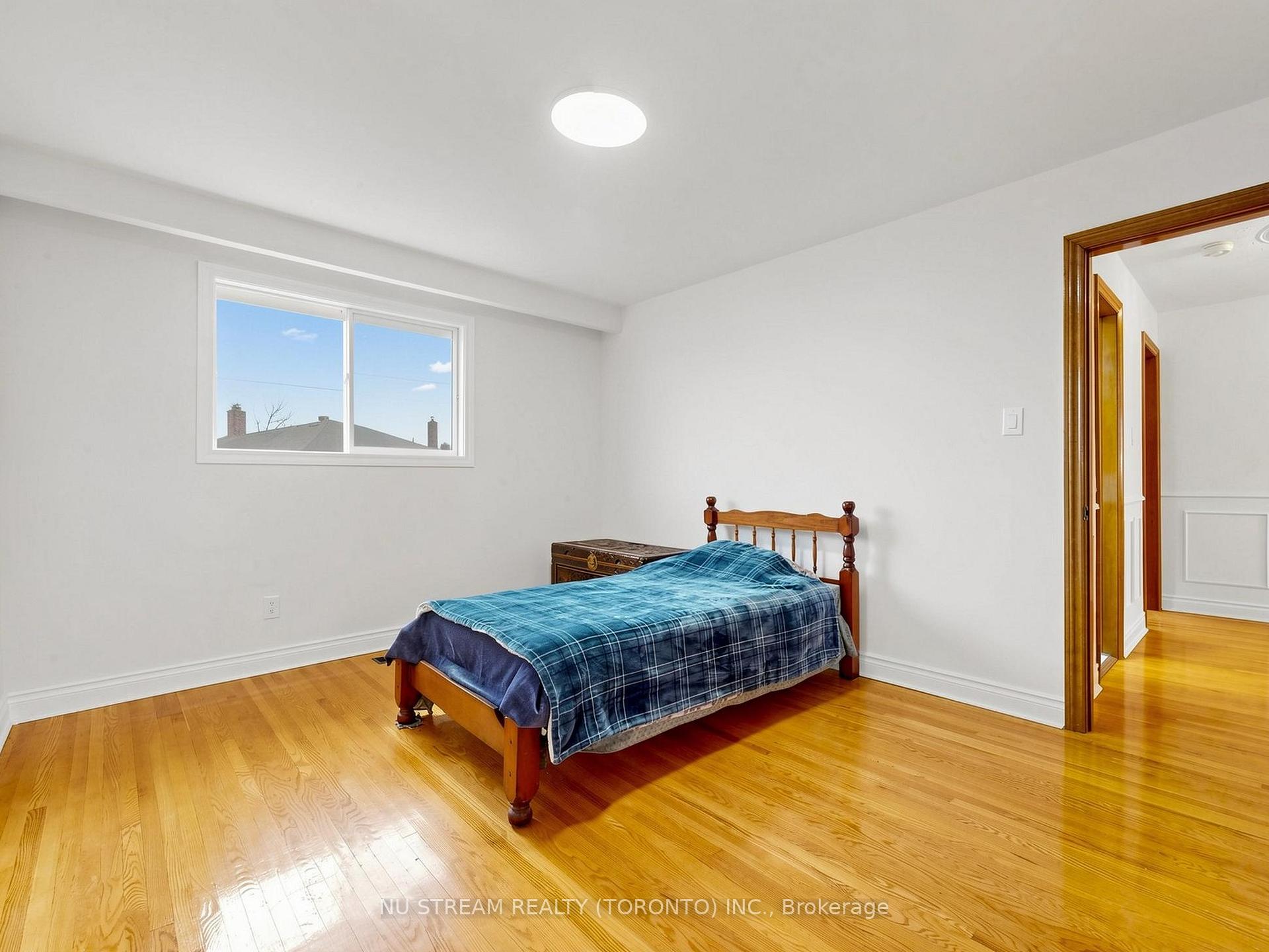Photo 25 of 117 Ambercroft Boulevard, Scarborough, Steeles — HOMEH