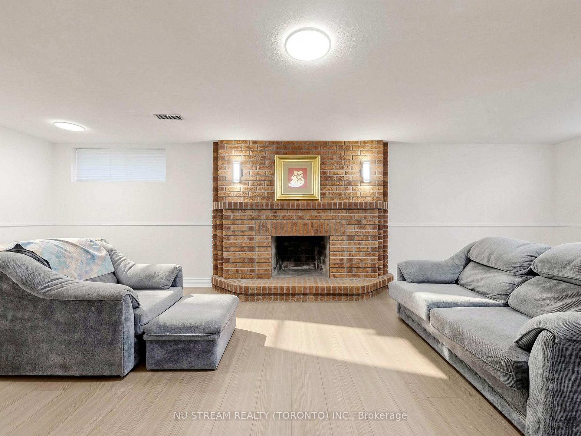 Photo 33 of 117 Ambercroft Boulevard, Scarborough, Steeles — HOMEH