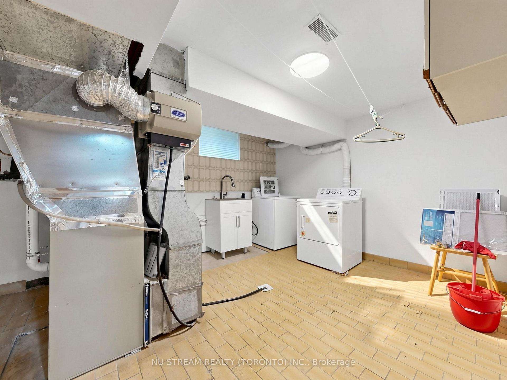 Photo 36 of 117 Ambercroft Boulevard, Scarborough, Steeles — HOMEH