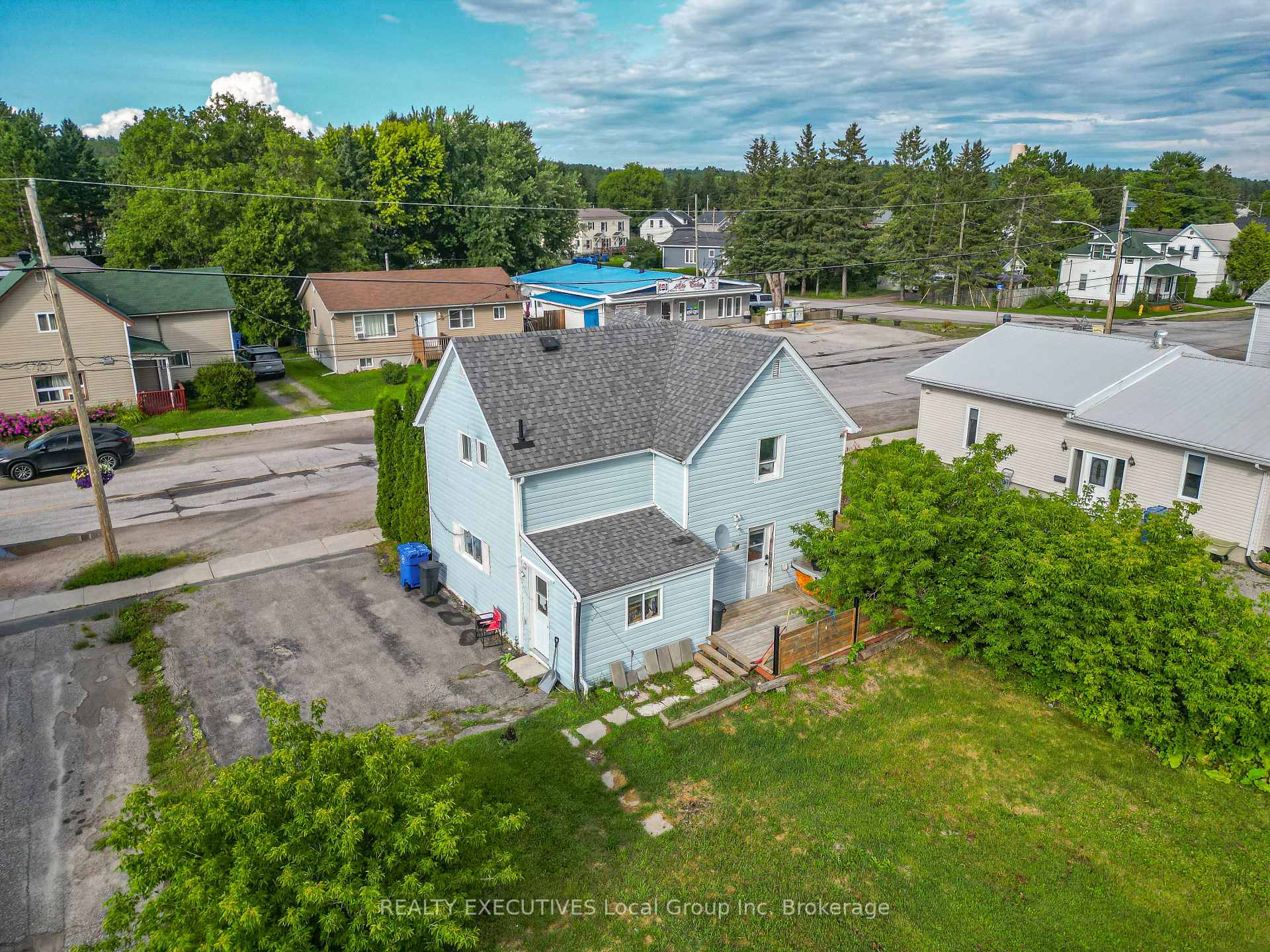 Photo 4 of 44 Principal Street W, West Nipissing, Verner — HOMEH