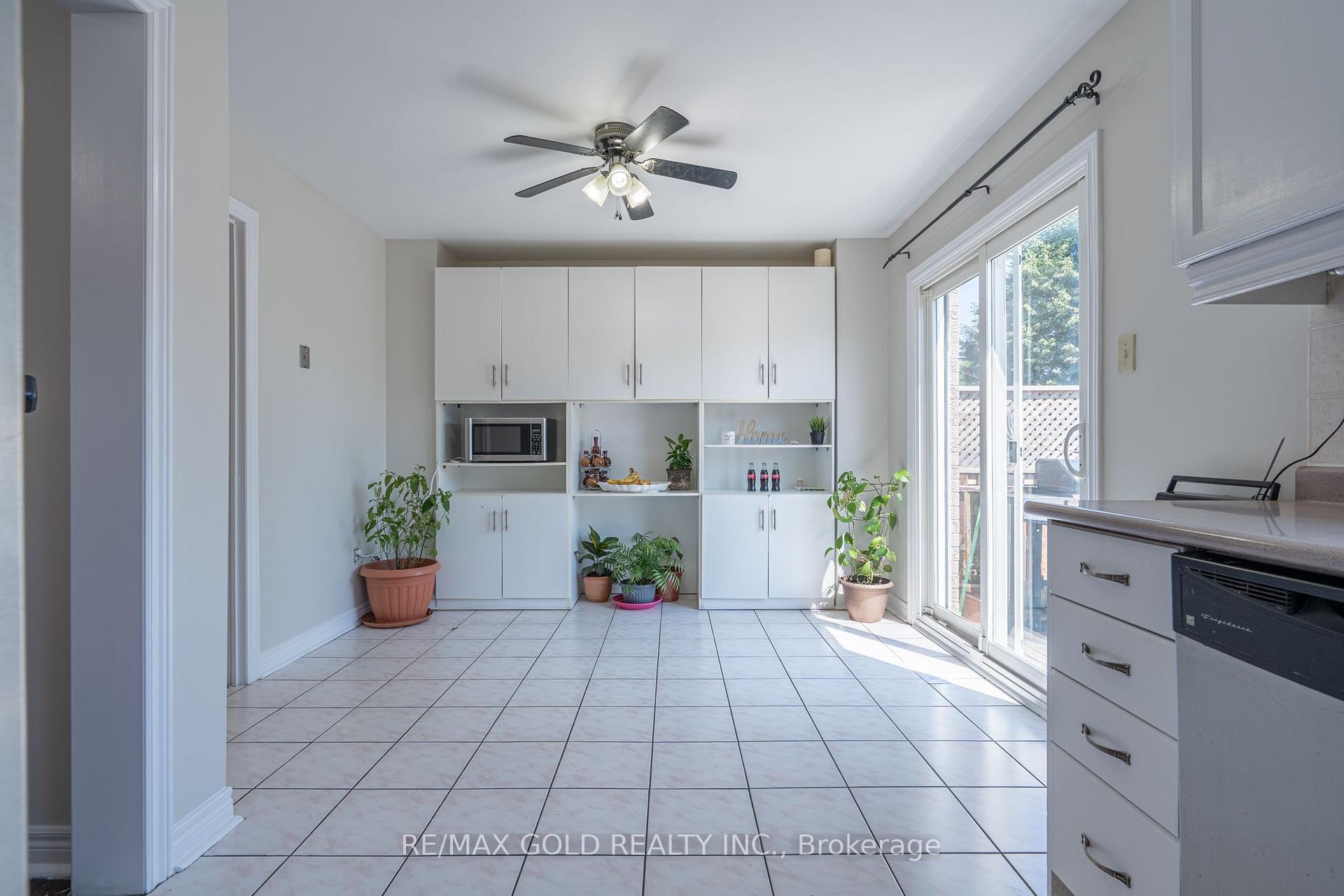 Photo 15 of 121 Bighorn Crescent, Brampton, Sandringham-Wellington — HOMEH