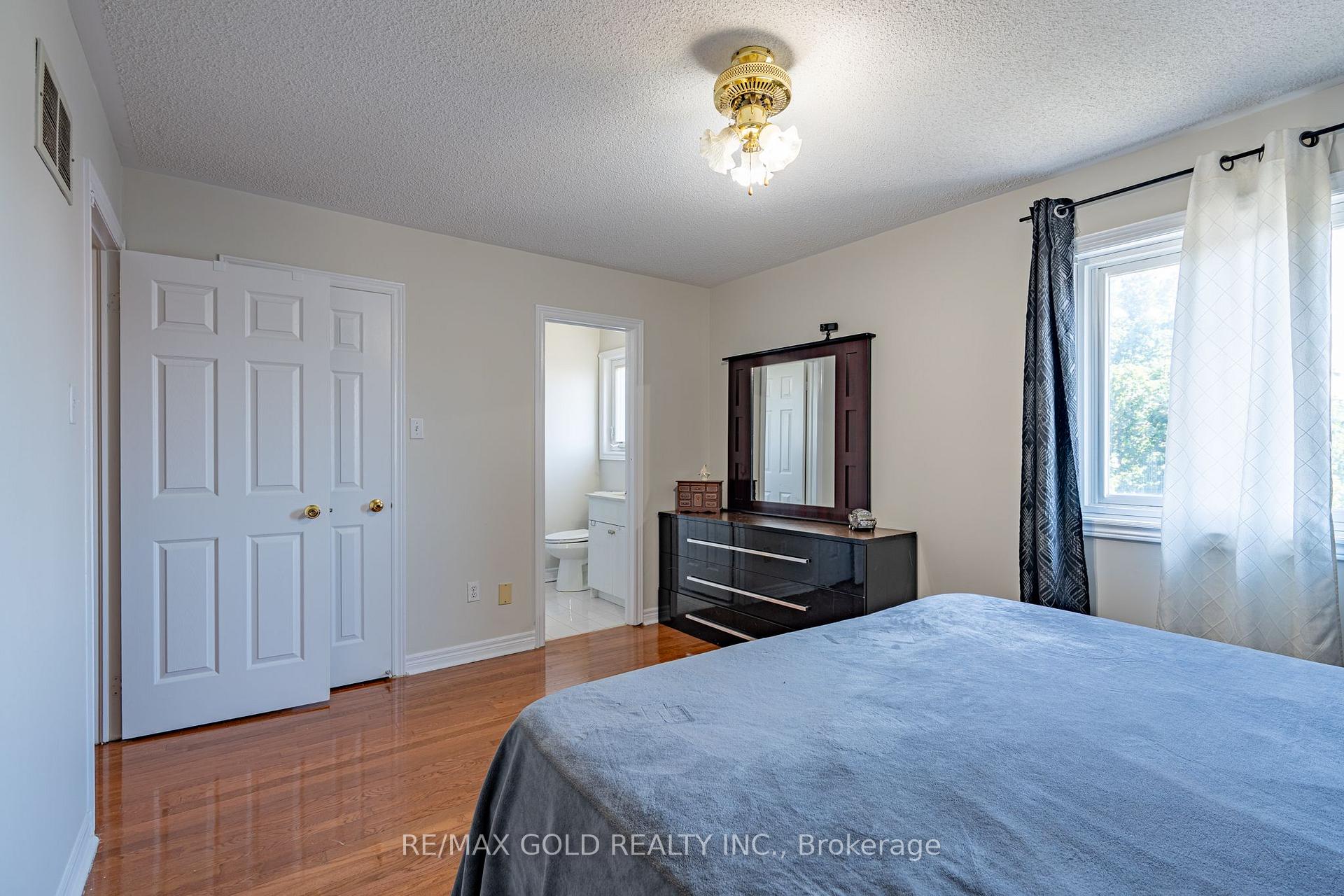 Photo 20 of 121 Bighorn Crescent, Brampton, Sandringham-Wellington — HOMEH