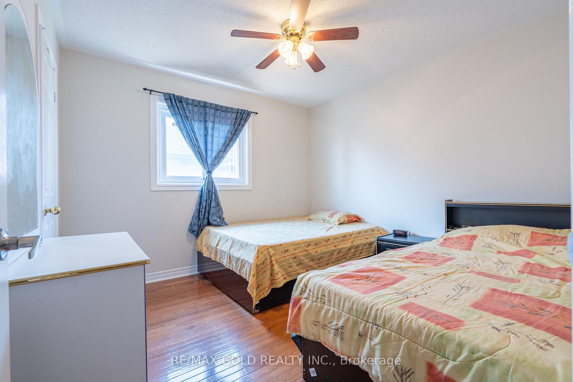 Photo 23 of 121 Bighorn Crescent, Brampton, Sandringham-Wellington — HOMEH
