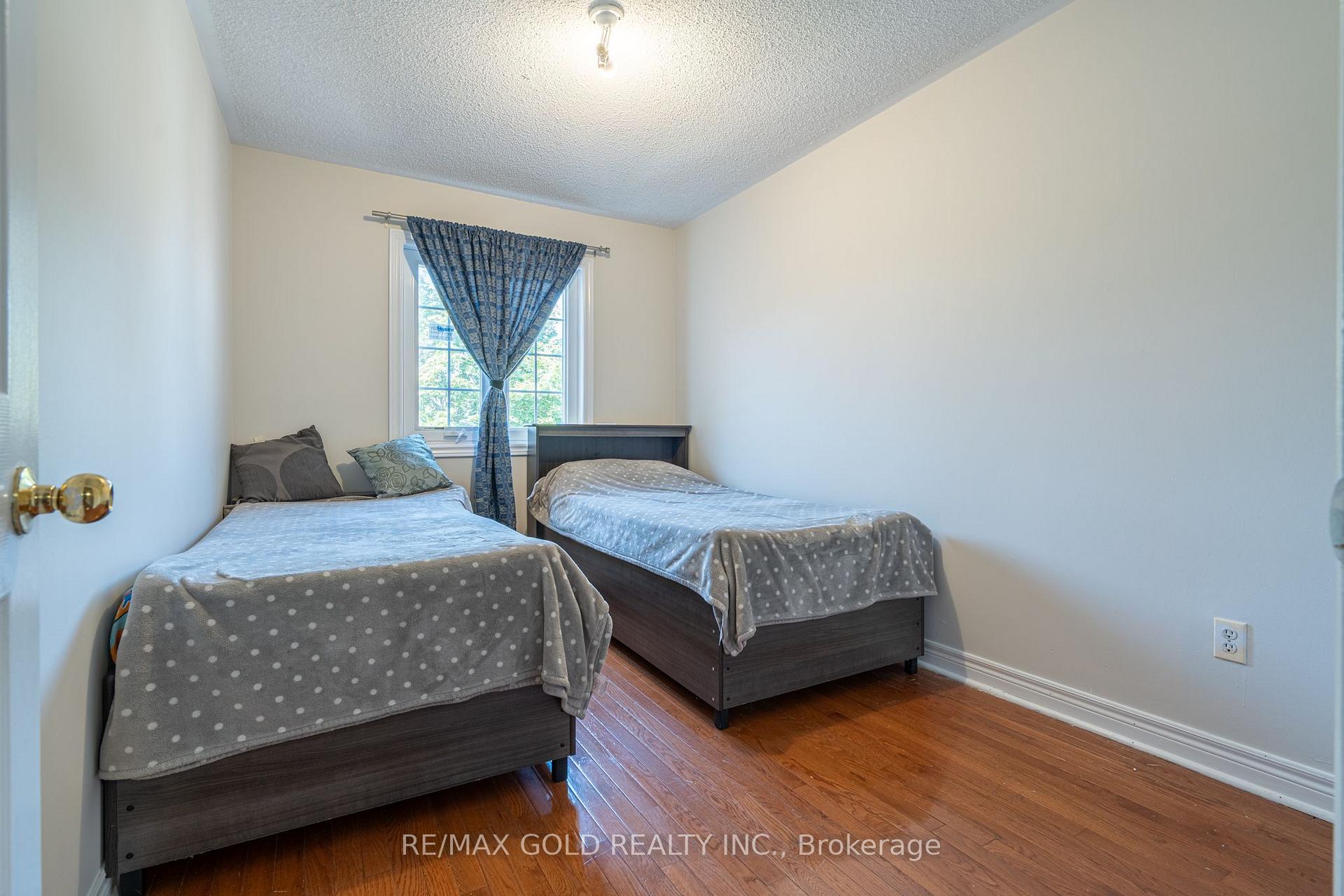 Photo 25 of 121 Bighorn Crescent, Brampton, Sandringham-Wellington — HOMEH