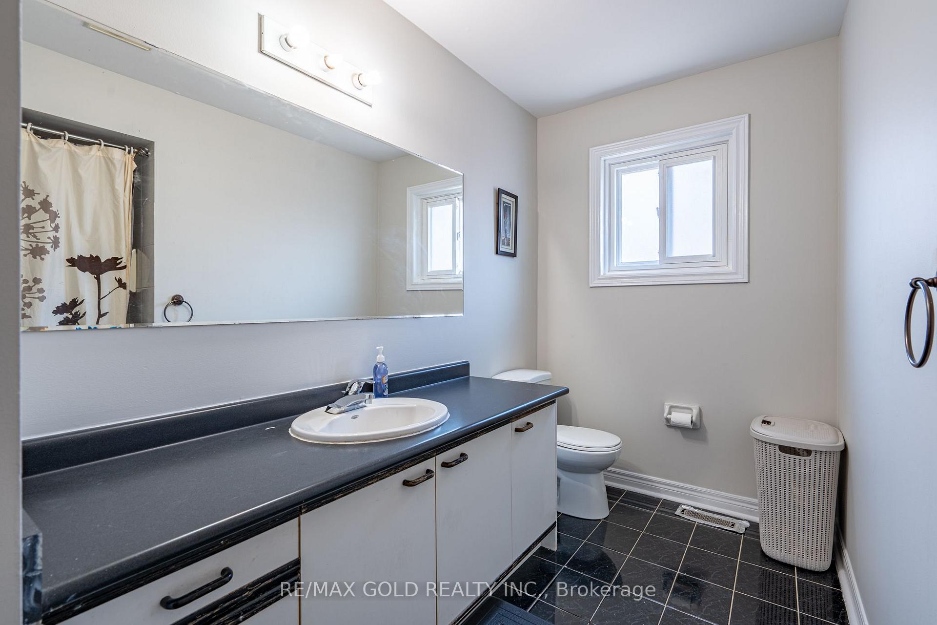Photo 27 of 121 Bighorn Crescent, Brampton, Sandringham-Wellington — HOMEH